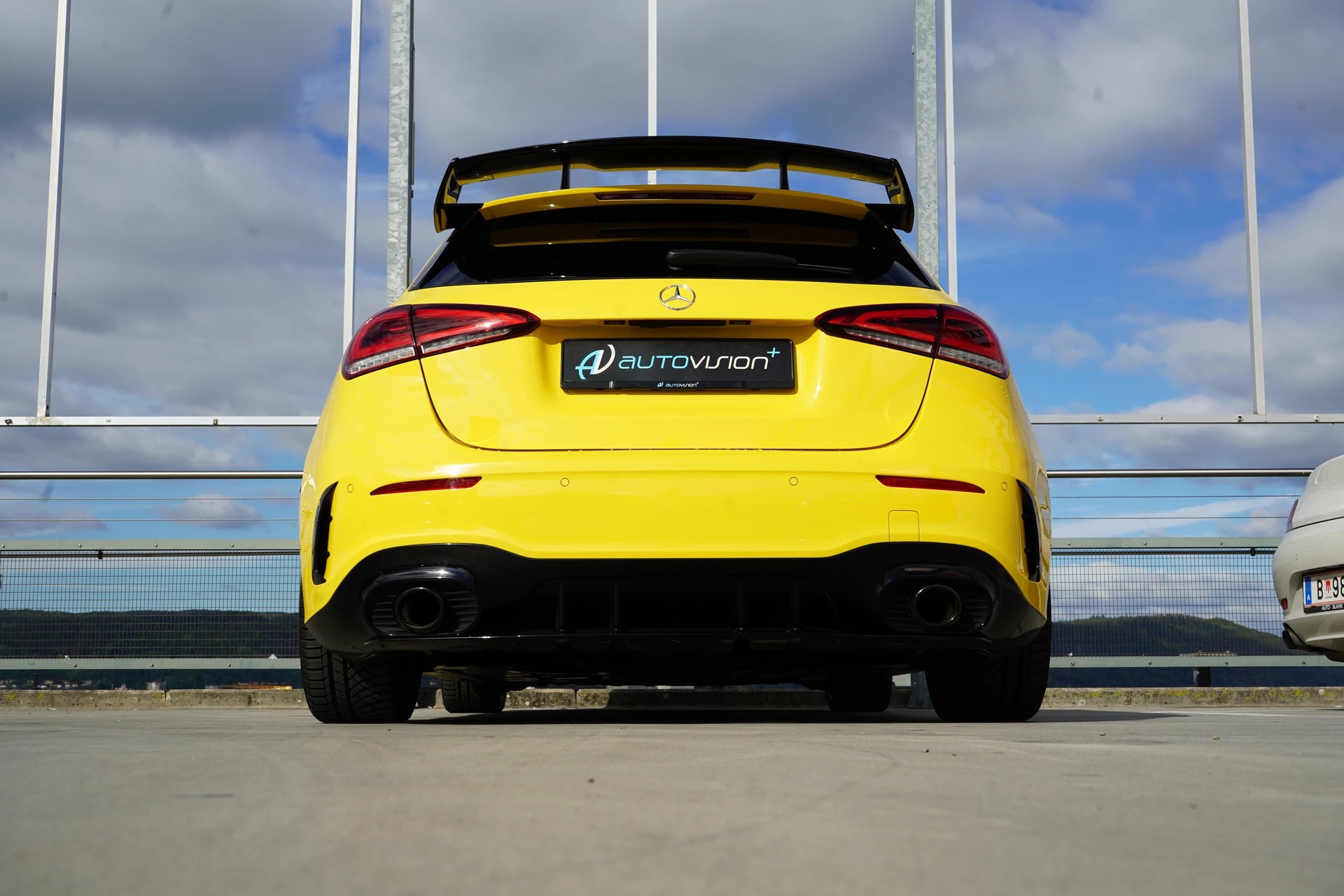 MERCEDES-BENZ A 35 AMG 4MATIC SPEEDSHIFT NIGHT AERODYNAMIK l 306 PS-image-15
