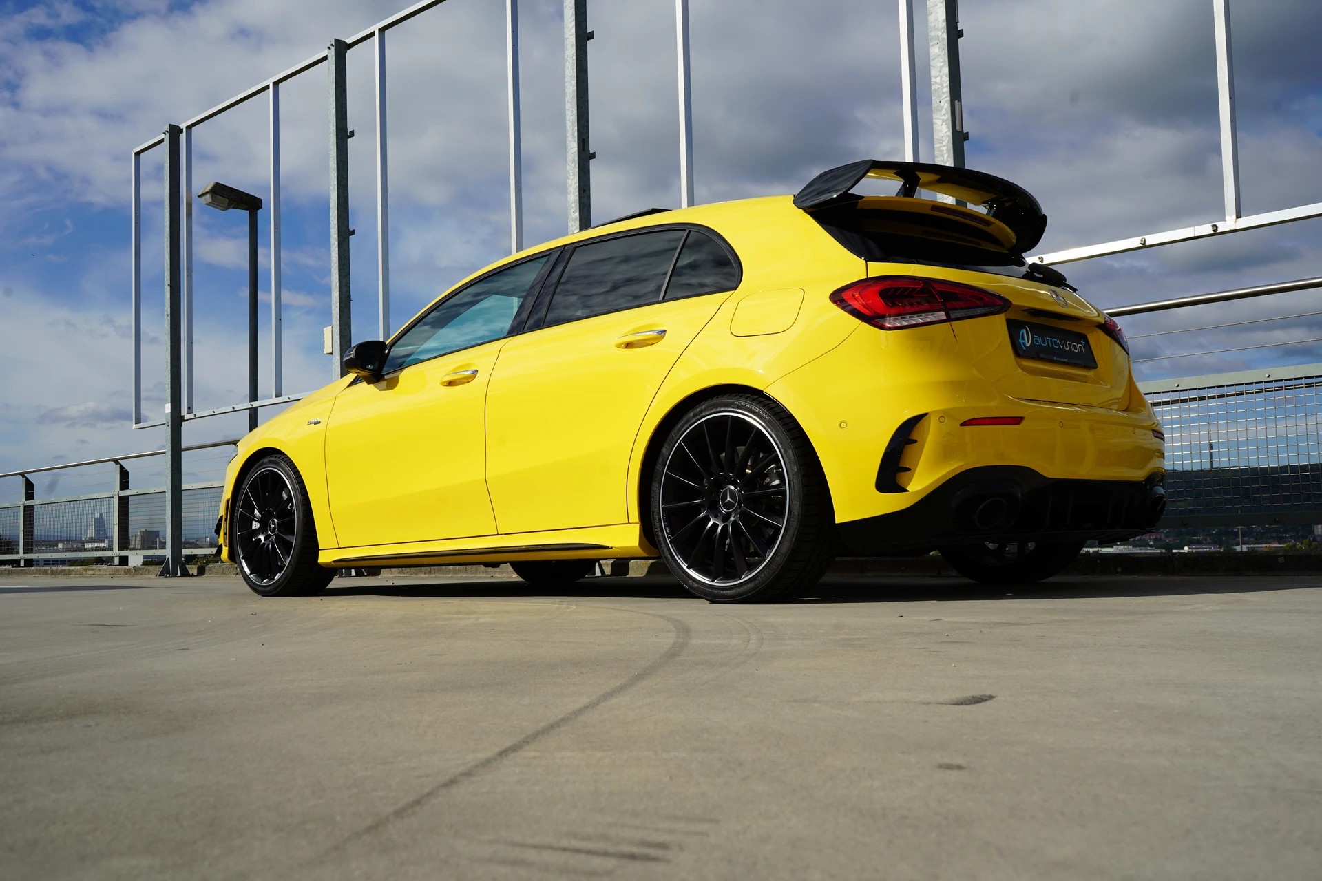 MERCEDES-BENZ A 35 AMG 4MATIC SPEEDSHIFT NIGHT AERODYNAMIK l 306 PS-image-10