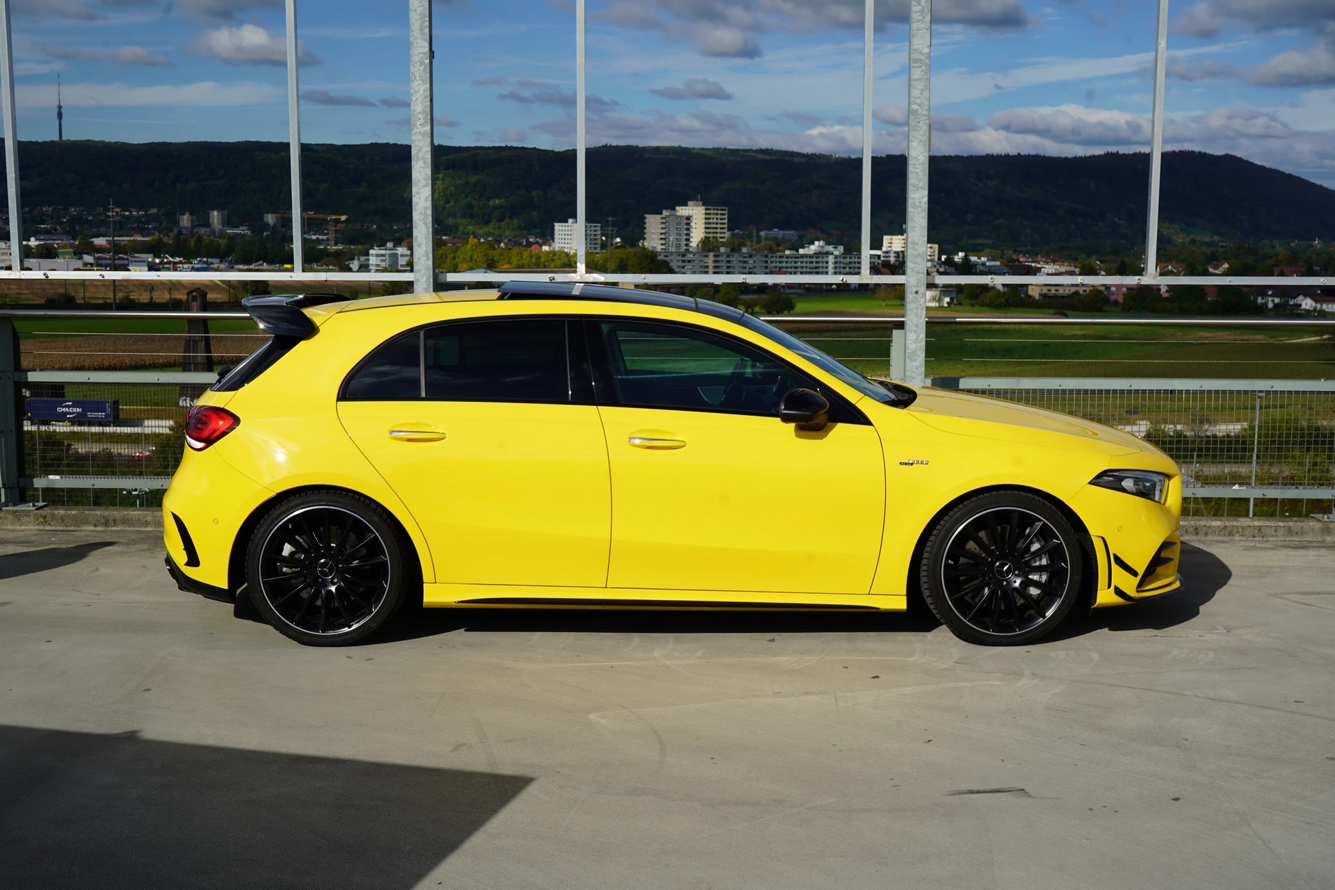 MERCEDES-BENZ A 35 AMG 4MATIC SPEEDSHIFT NIGHT AERODYNAMIK l 306 PS-image-4
