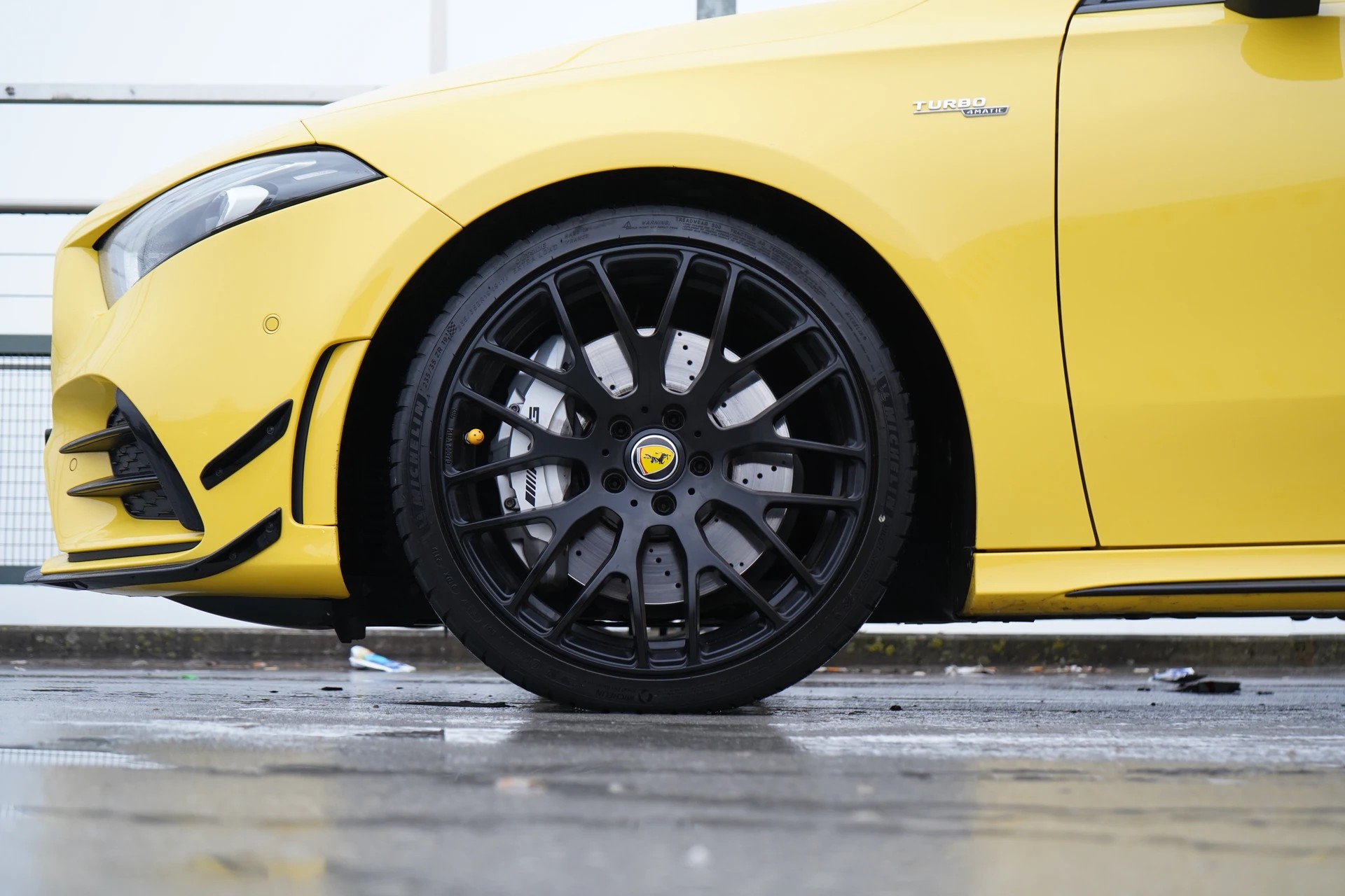 MERCEDES-BENZ A 35 AMG 4MATIC SPEEDSHIFT NIGHT AERODYNAMIK l 306 PS-image-18