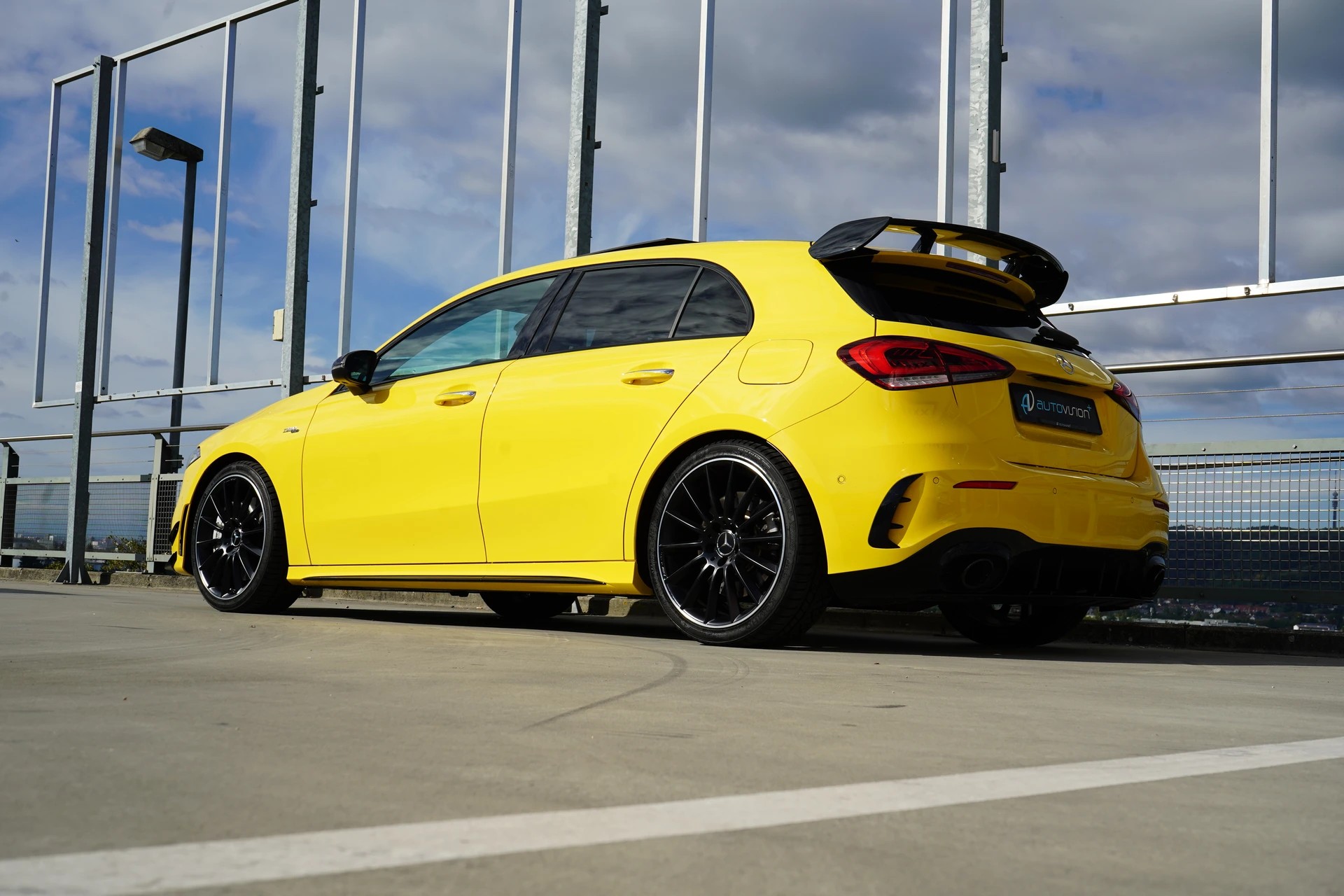 MERCEDES-BENZ A 35 AMG 4MATIC SPEEDSHIFT NIGHT AERODYNAMIK l 306 PS-image-7