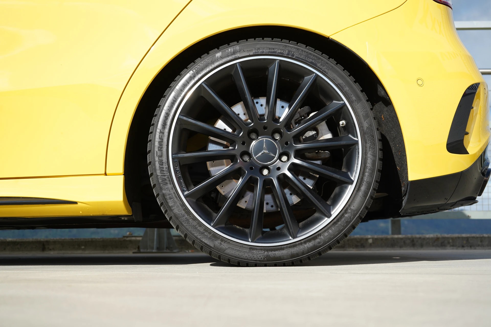 MERCEDES-BENZ A 35 AMG 4MATIC SPEEDSHIFT NIGHT AERODYNAMIK l 306 PS-image-17