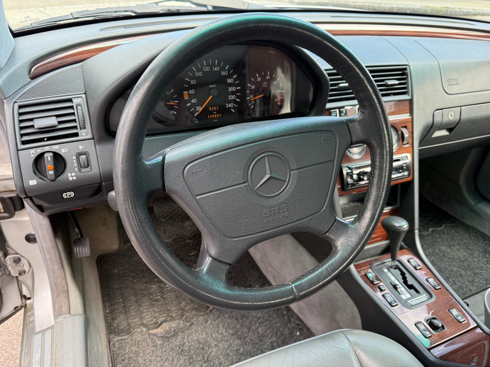 MERCEDES-BENZ C 220 Elégance-image-10