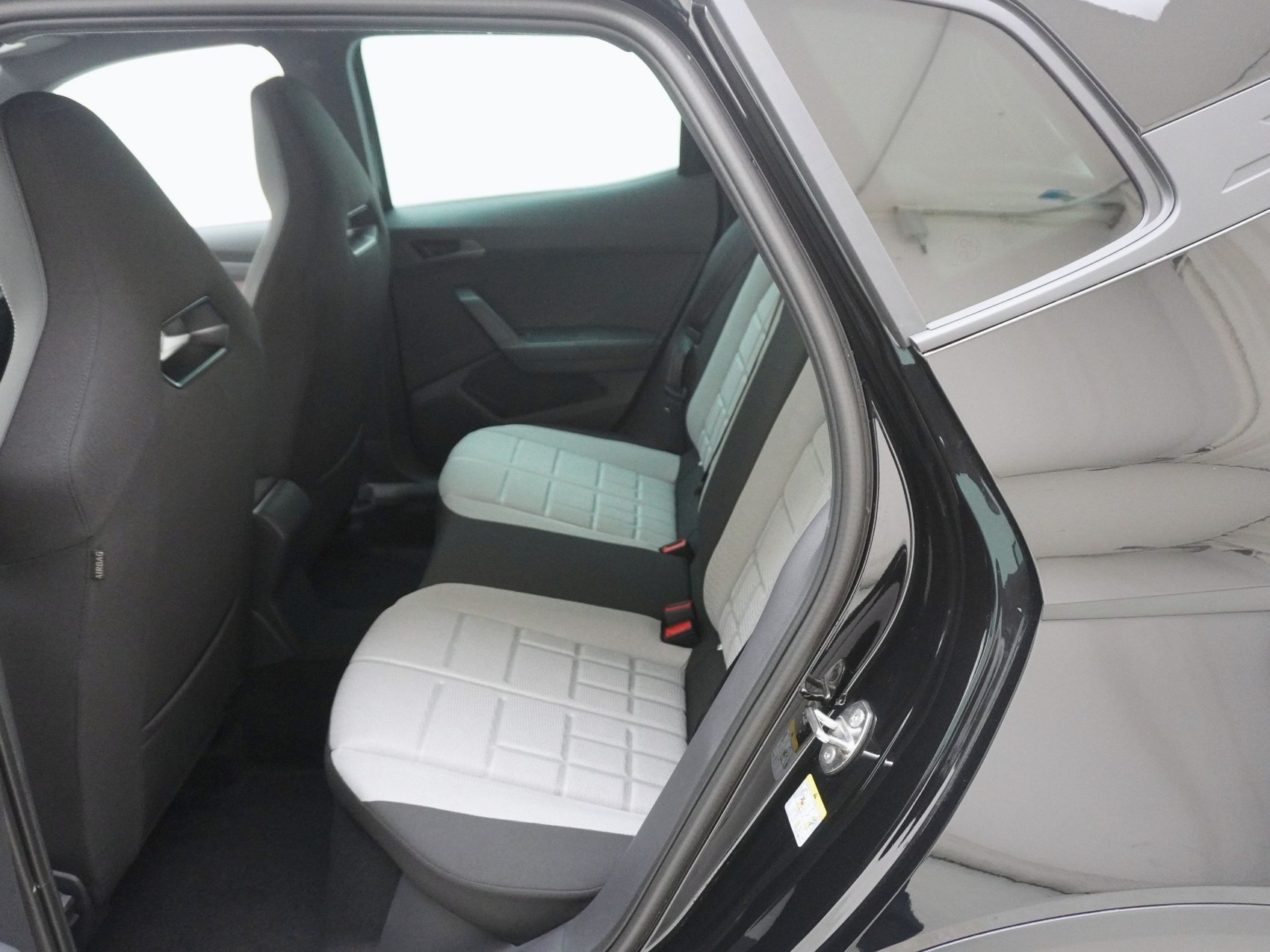 SEAT Arona 1.5 TSI FR DSG-image-13