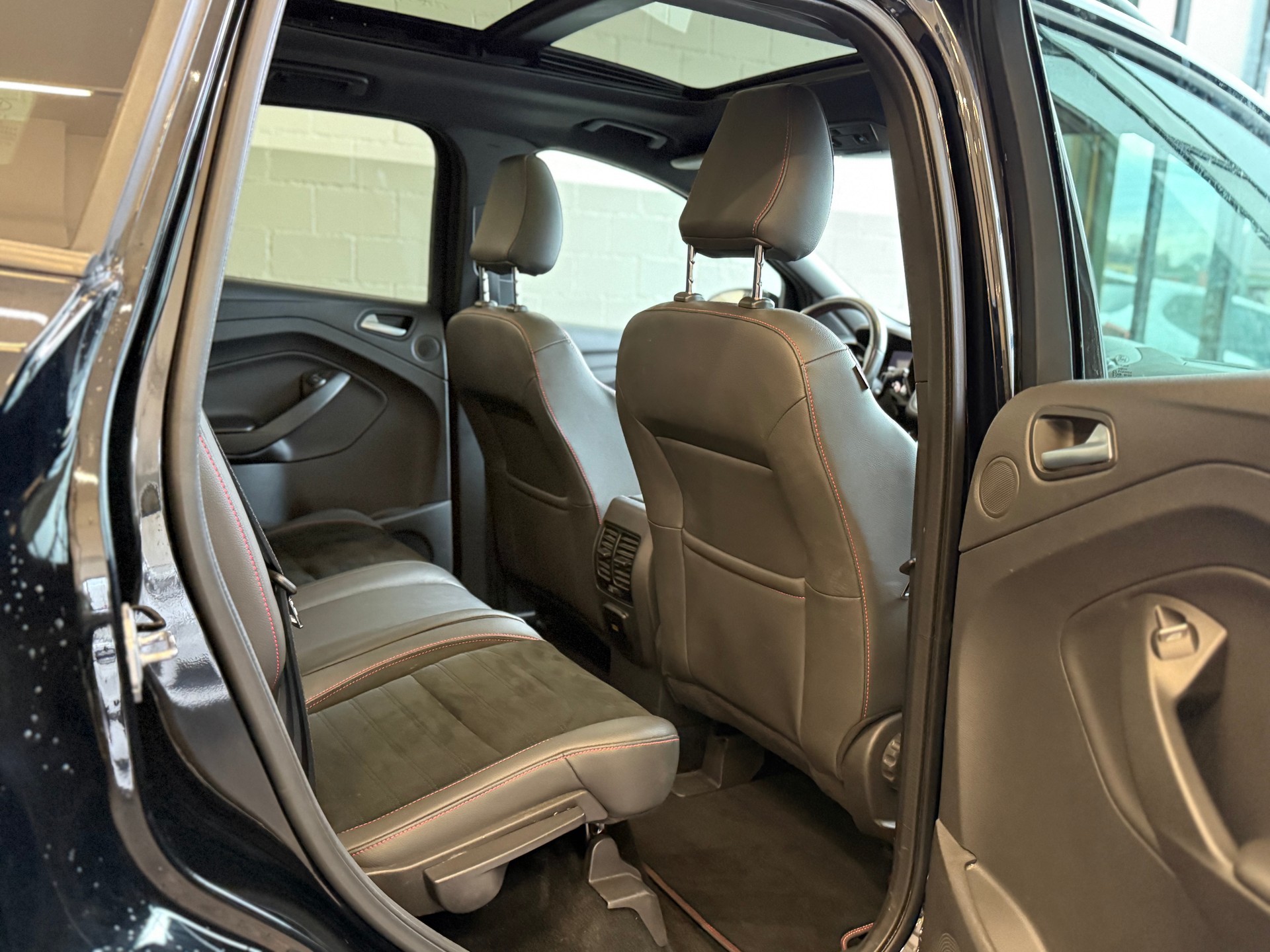 FORD Kuga 2.0 TDCi ST Line High 4WD PowerShift-image-8