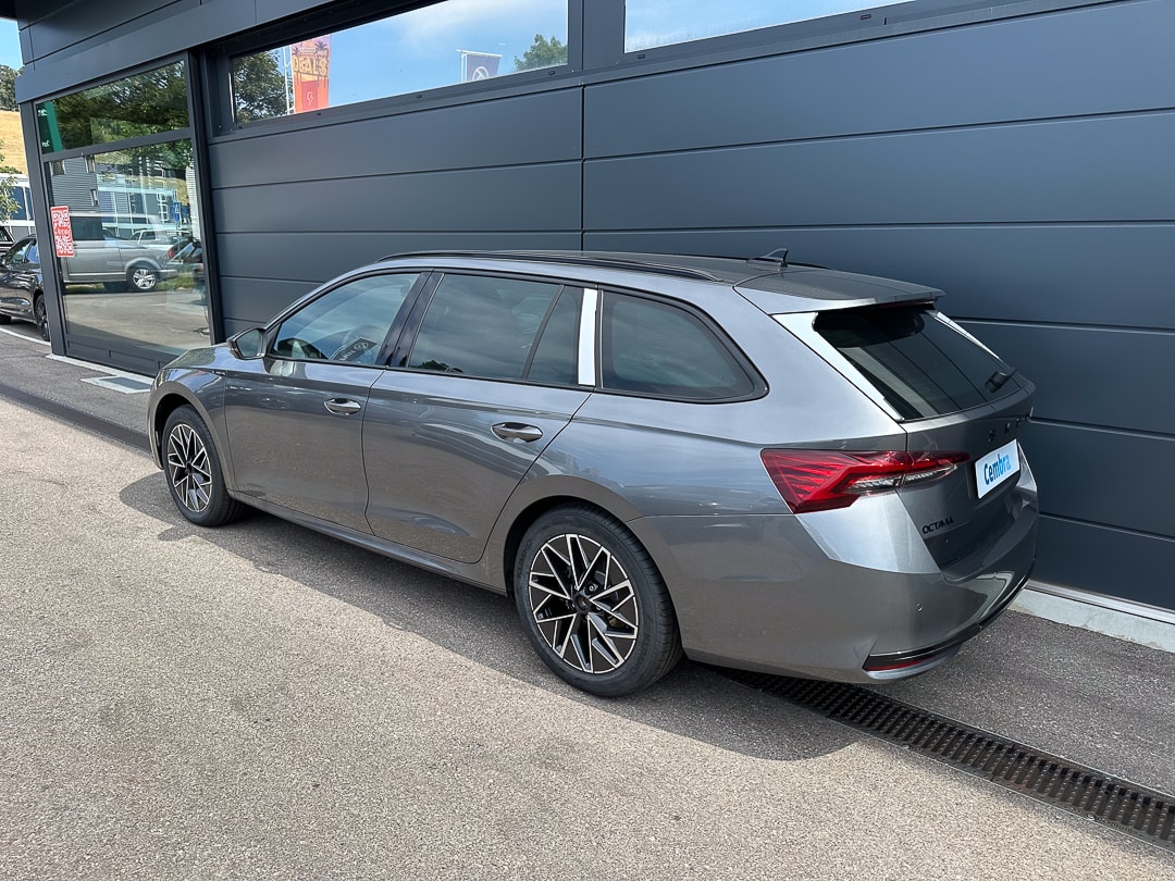 SKODA Octavia Combi 2.0 TSI DSG Sport Line 4x4-image-3