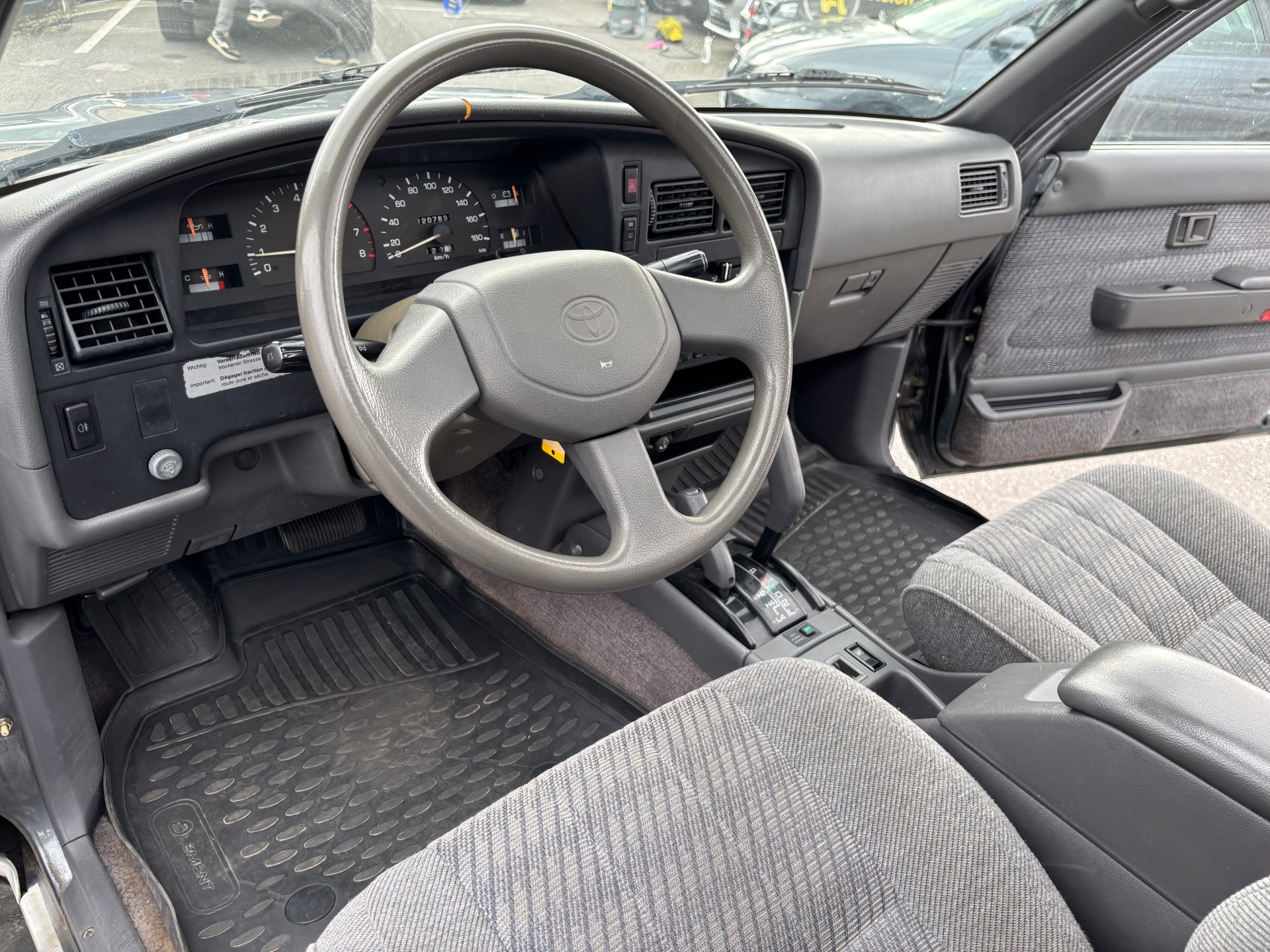 TOYOTA 4-Runner 3.0-image-9