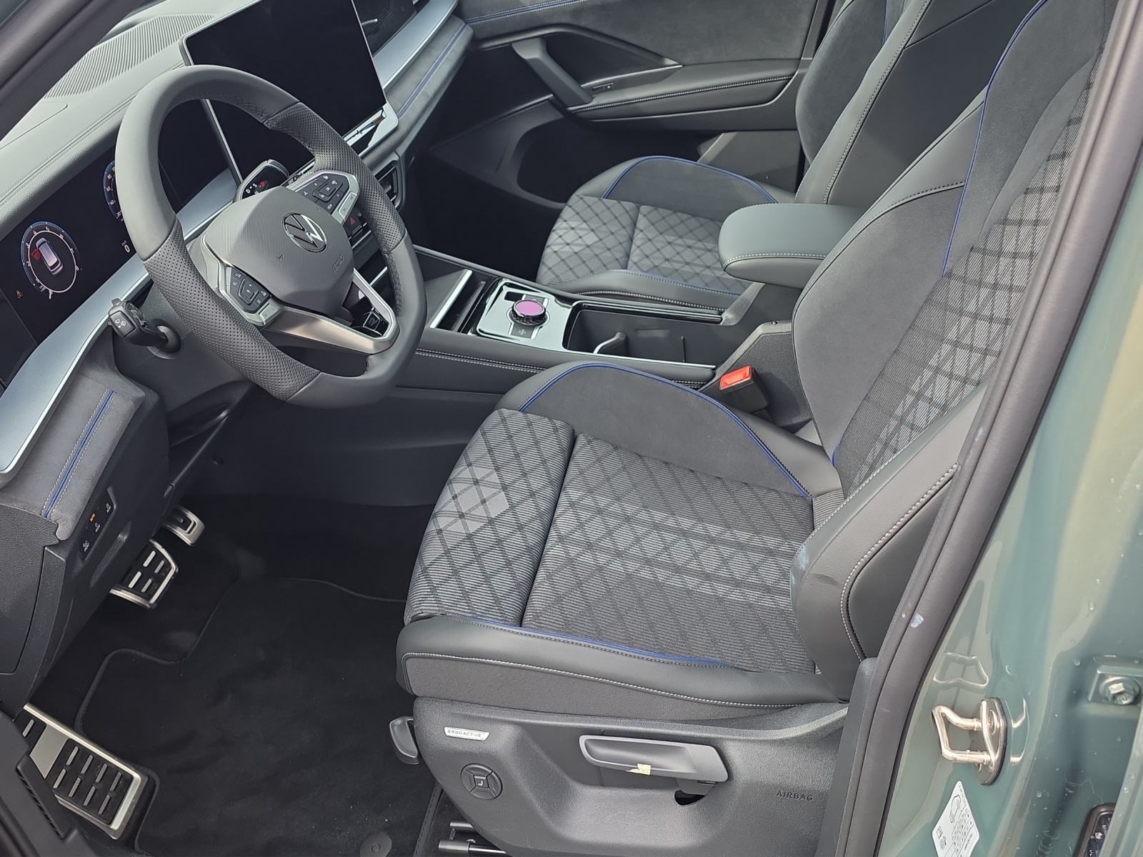 VW Tayron 2.0 TSI R-Line United DSG 4Motion-image-3