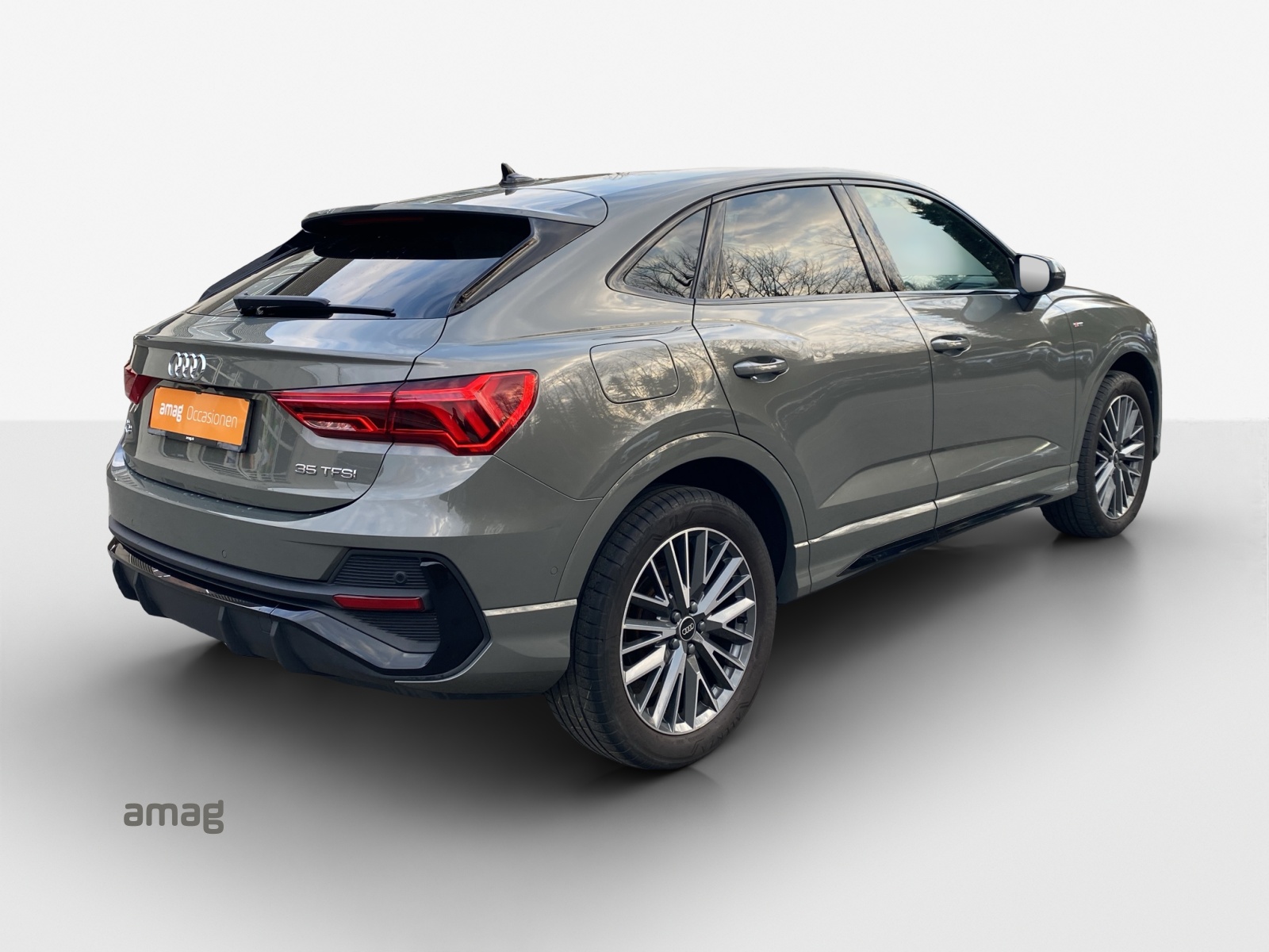 AUDI Q3 Sportback 35 TFSI S line Attraction S-tronic-image-4