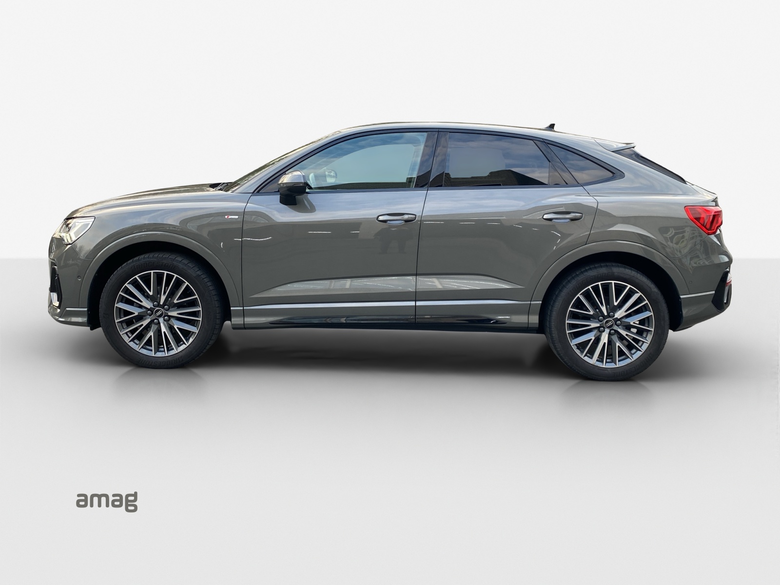 AUDI Q3 Sportback 35 TFSI S line Attraction S-tronic-image-1