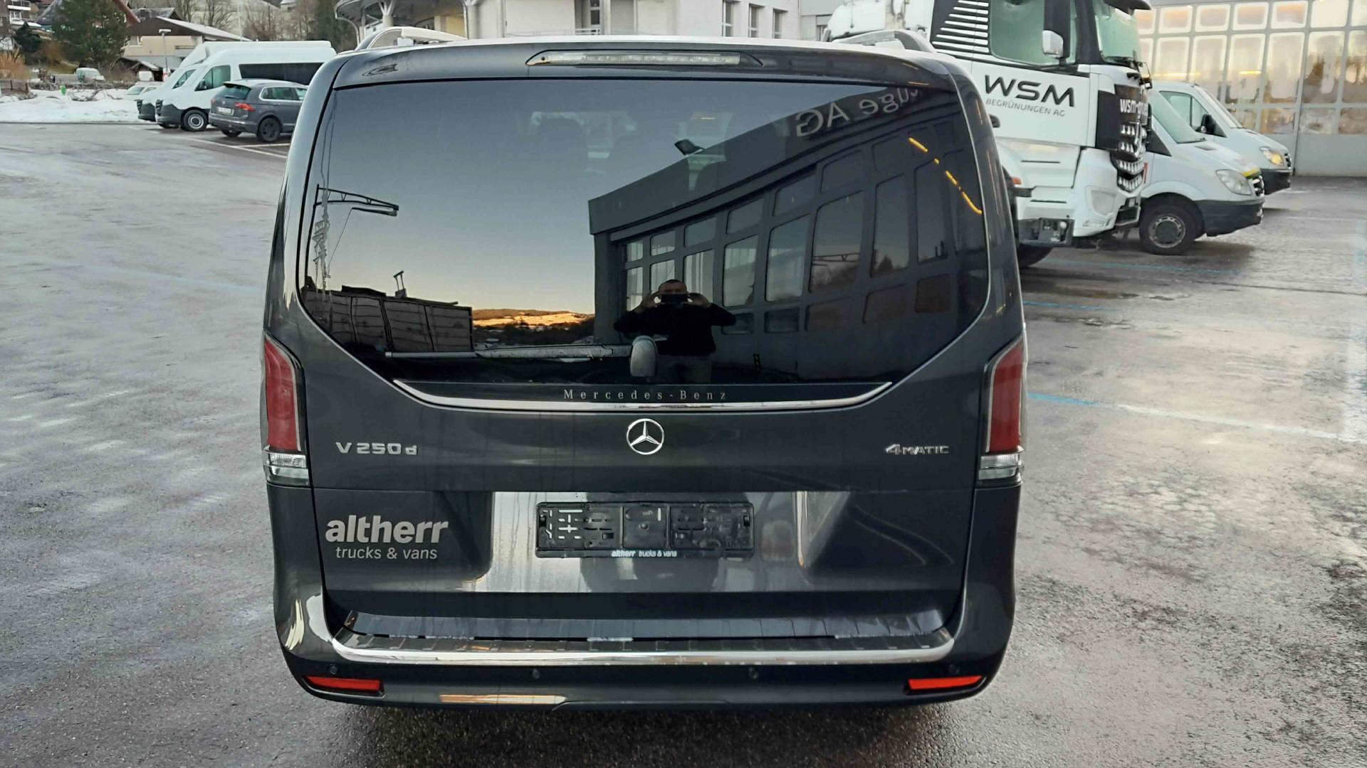 MERCEDES-BENZ V 250d Style L 4x4-image-3
