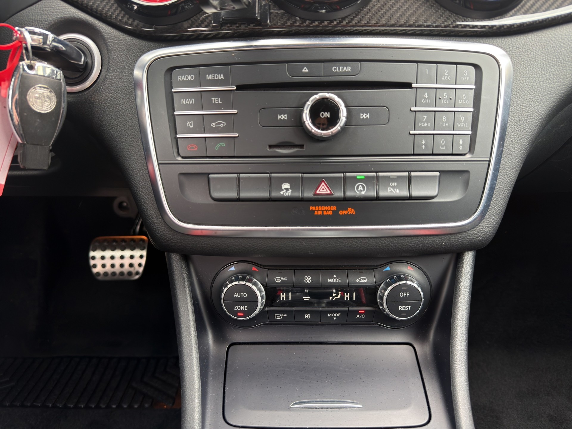 MERCEDES-BENZ CLA Shooting Brake 45 AMG 4Matic Speedshift-image-14