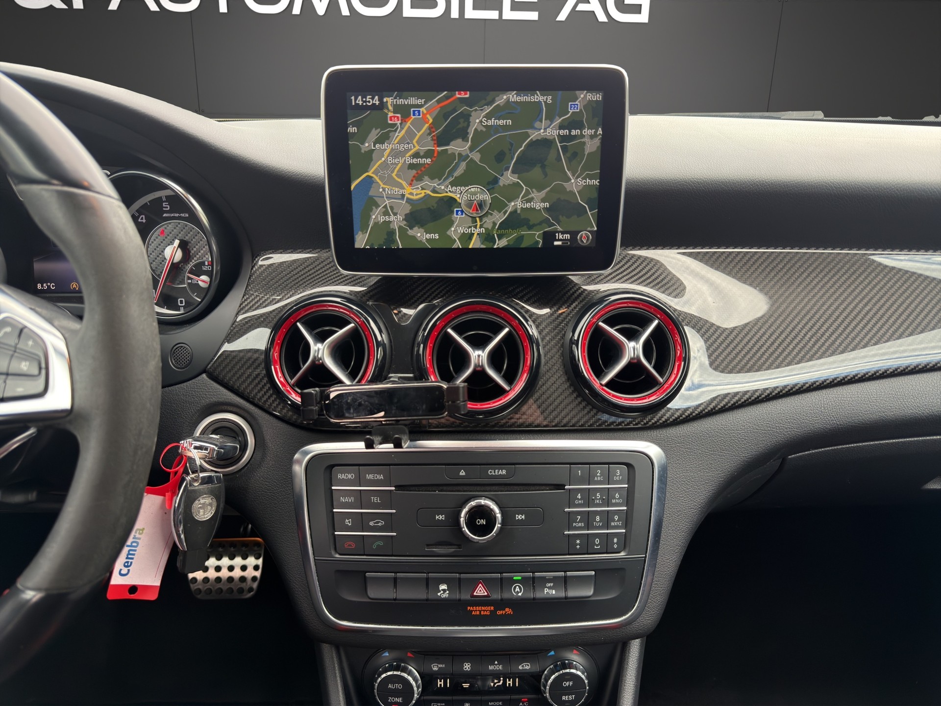 MERCEDES-BENZ CLA Shooting Brake 45 AMG 4Matic Speedshift-image-12