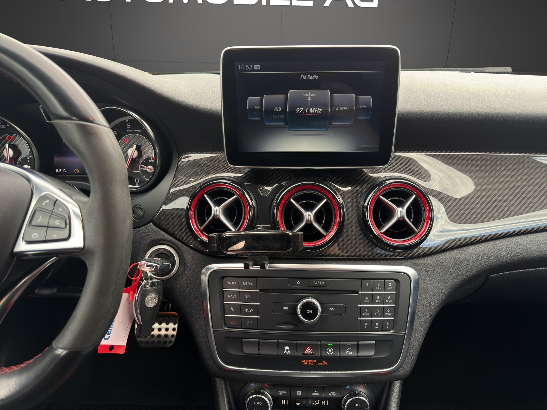 MERCEDES-BENZ CLA Shooting Brake 45 AMG 4Matic Speedshift-image-11