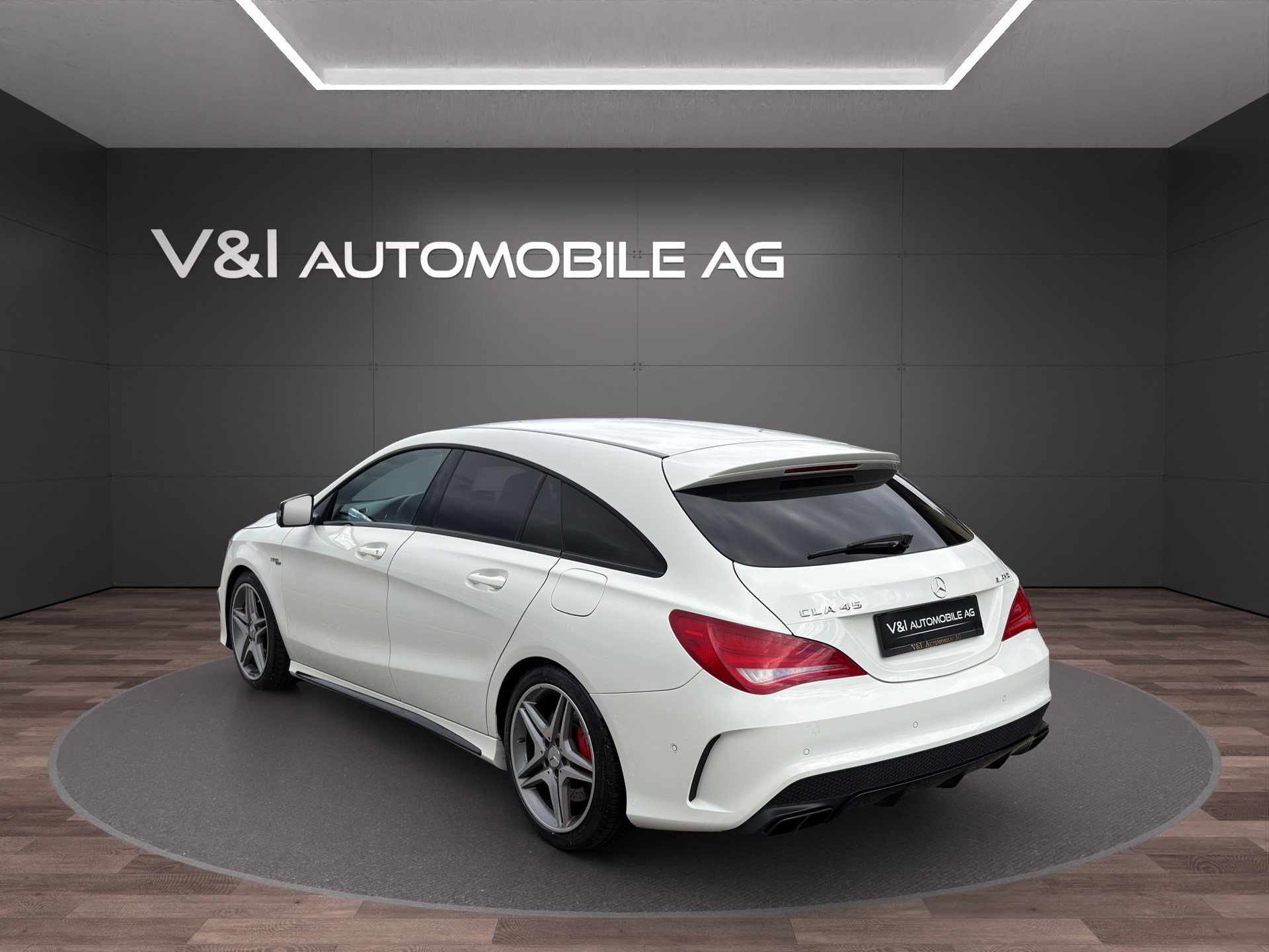 MERCEDES-BENZ CLA Shooting Brake 45 AMG 4Matic Speedshift-image-3