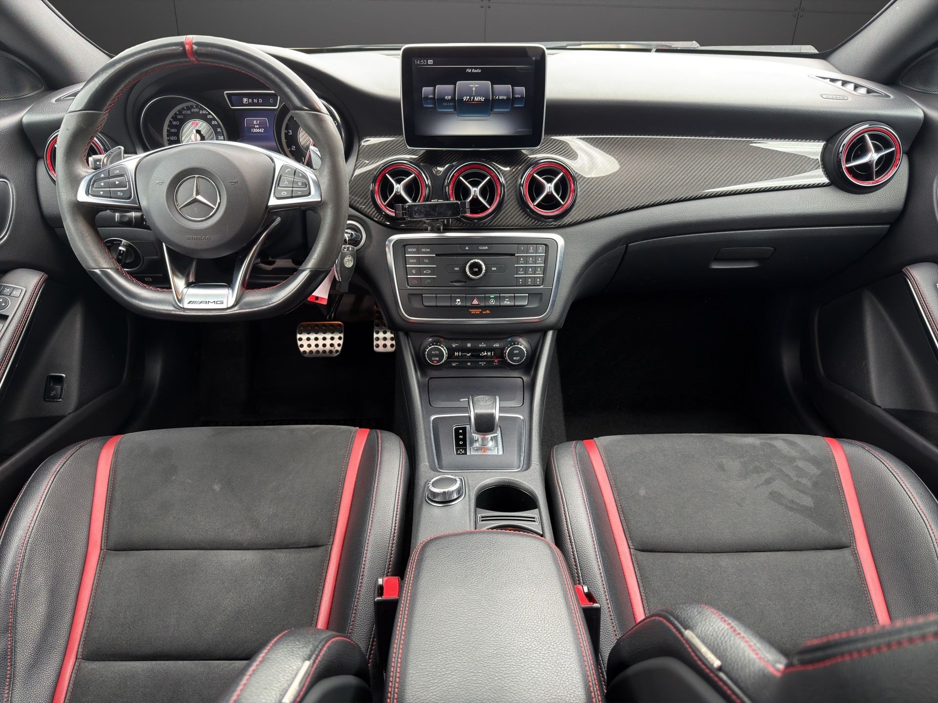 MERCEDES-BENZ CLA Shooting Brake 45 AMG 4Matic Speedshift-image-10
