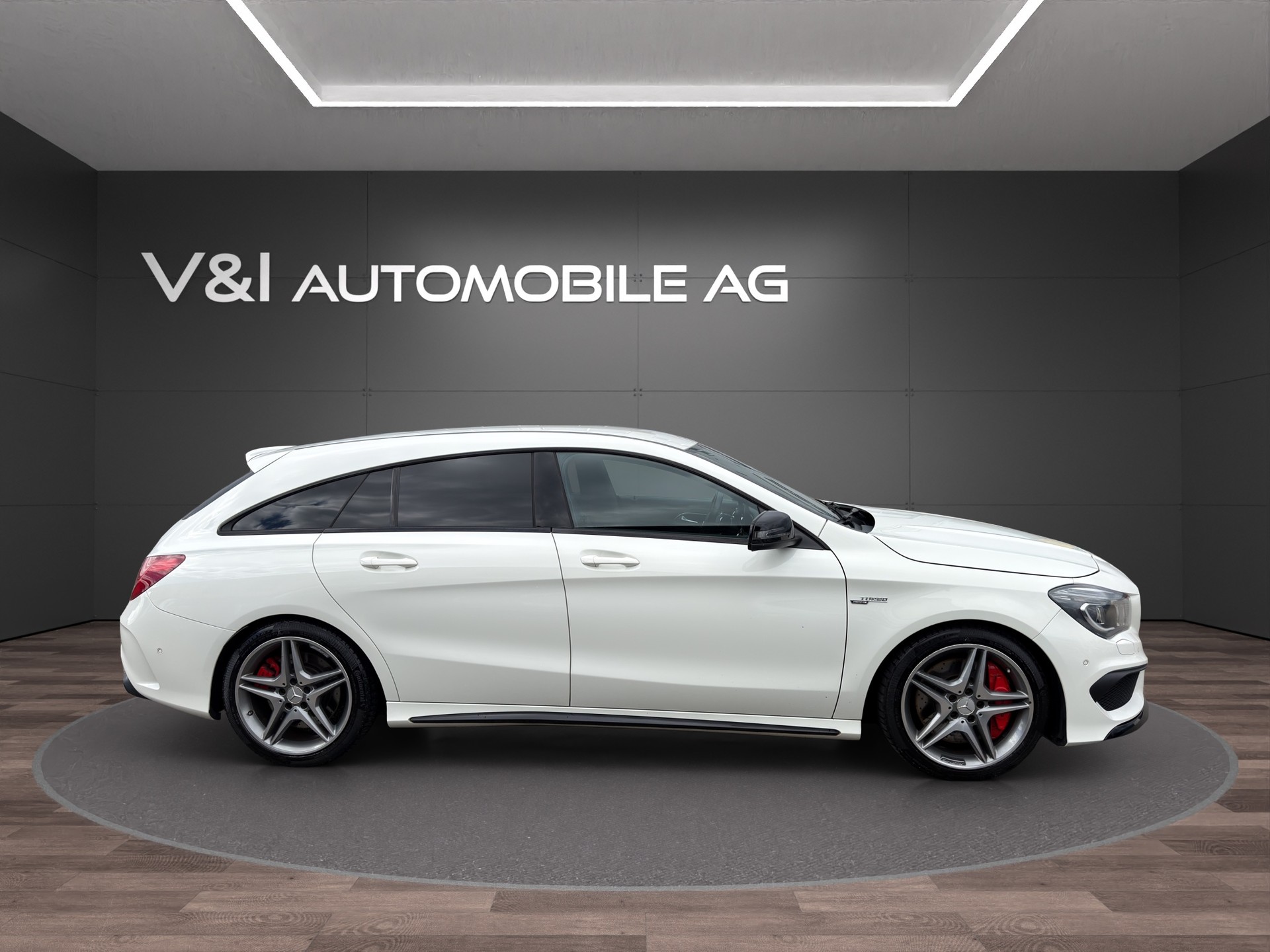 MERCEDES-BENZ CLA Shooting Brake 45 AMG 4Matic Speedshift-image-6
