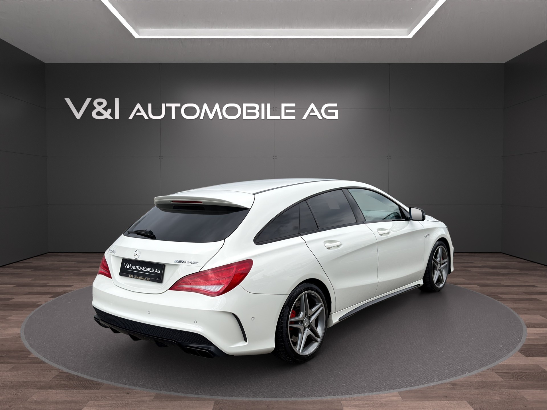 MERCEDES-BENZ CLA Shooting Brake 45 AMG 4Matic Speedshift-image-4