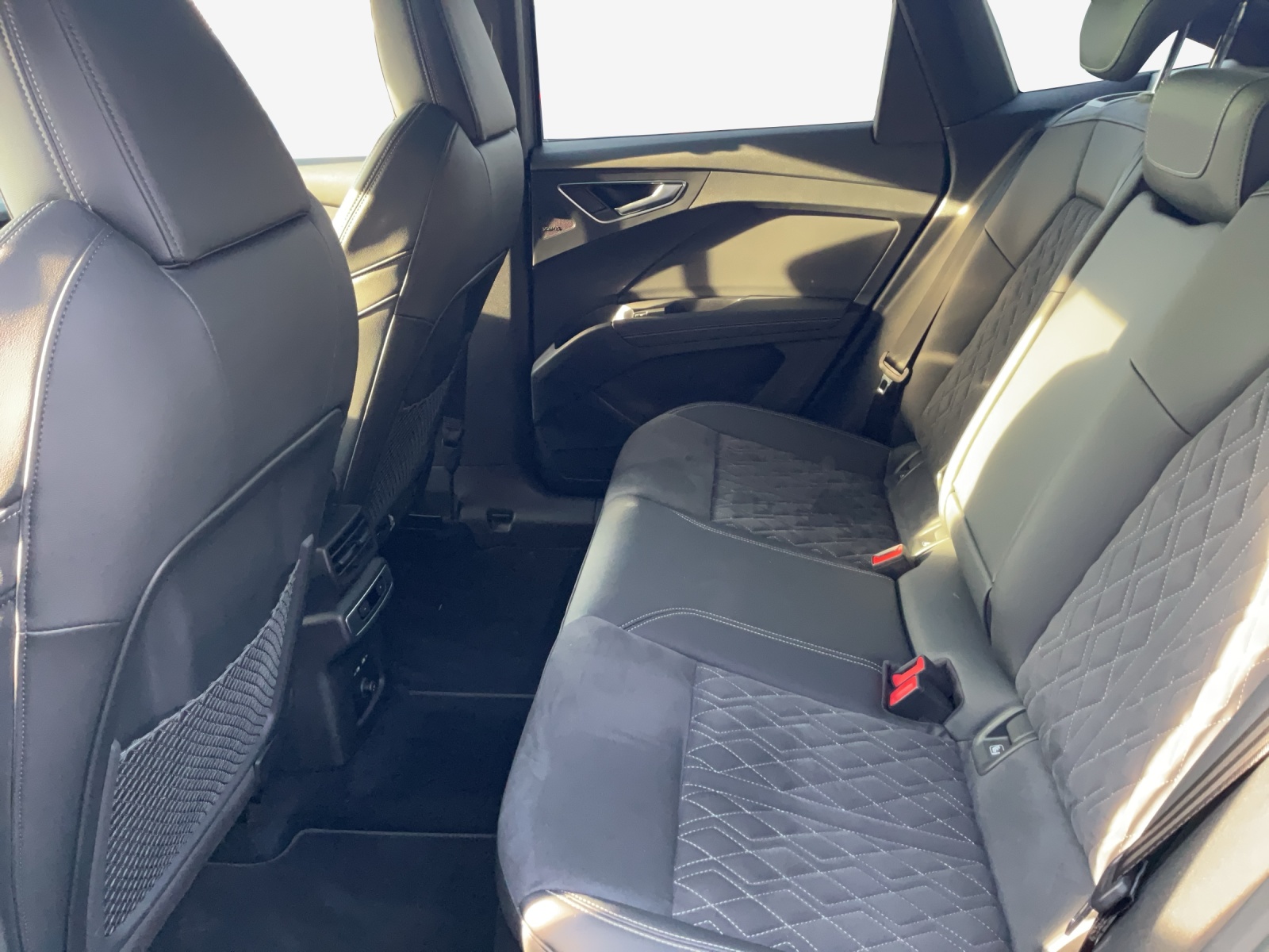 AUDI Q4 Sportback e-tron 50 quattro-image-11