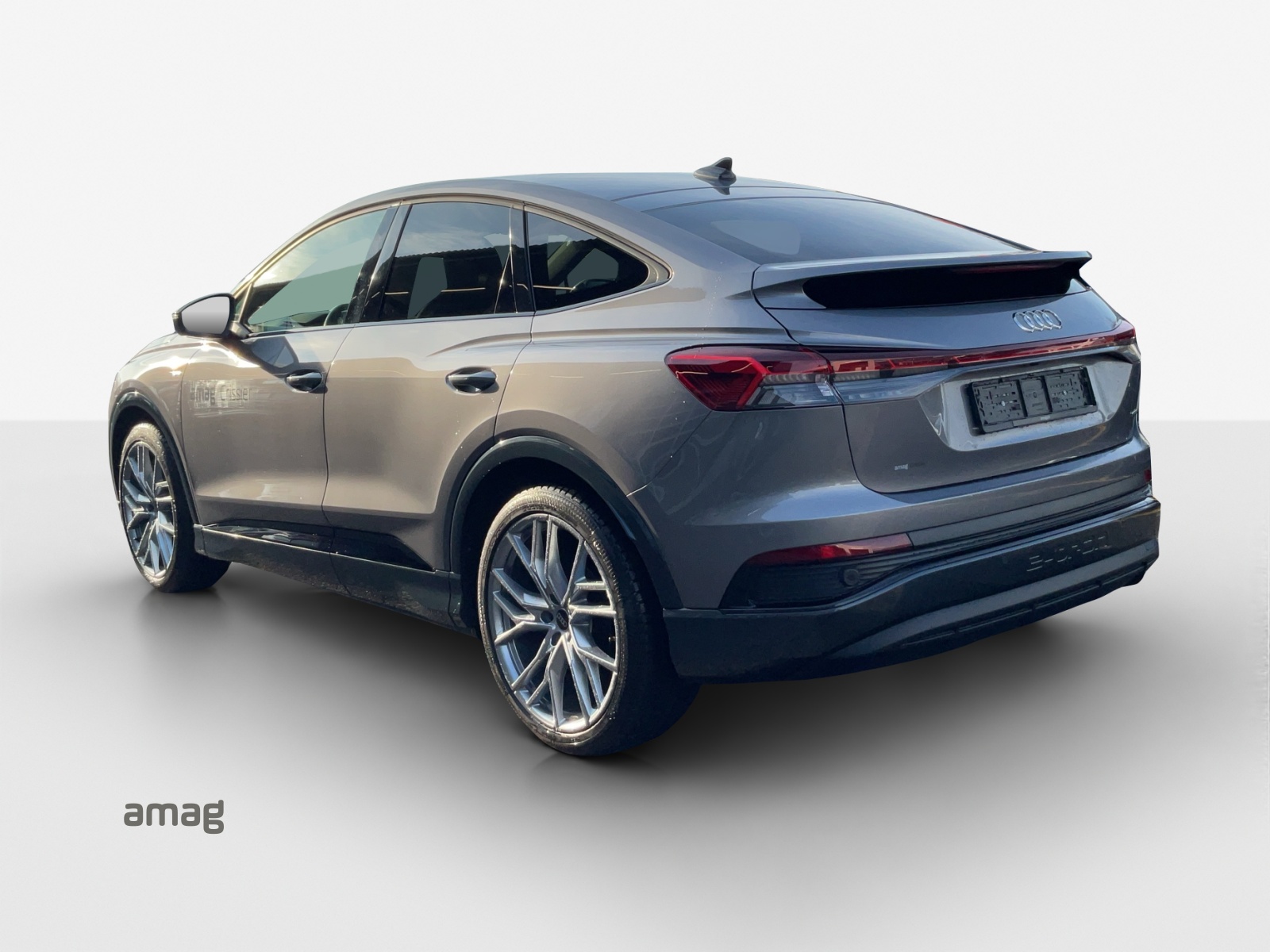 AUDI Q4 Sportback e-tron 50 quattro-image-2