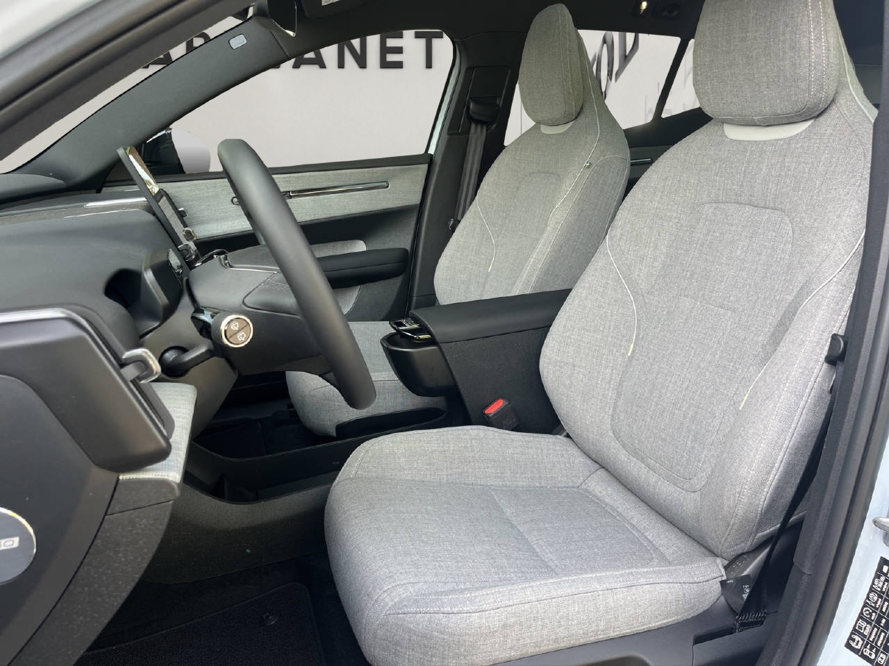VOLVO EX30 E60 Twin Ultra Performance AWD .-image-7