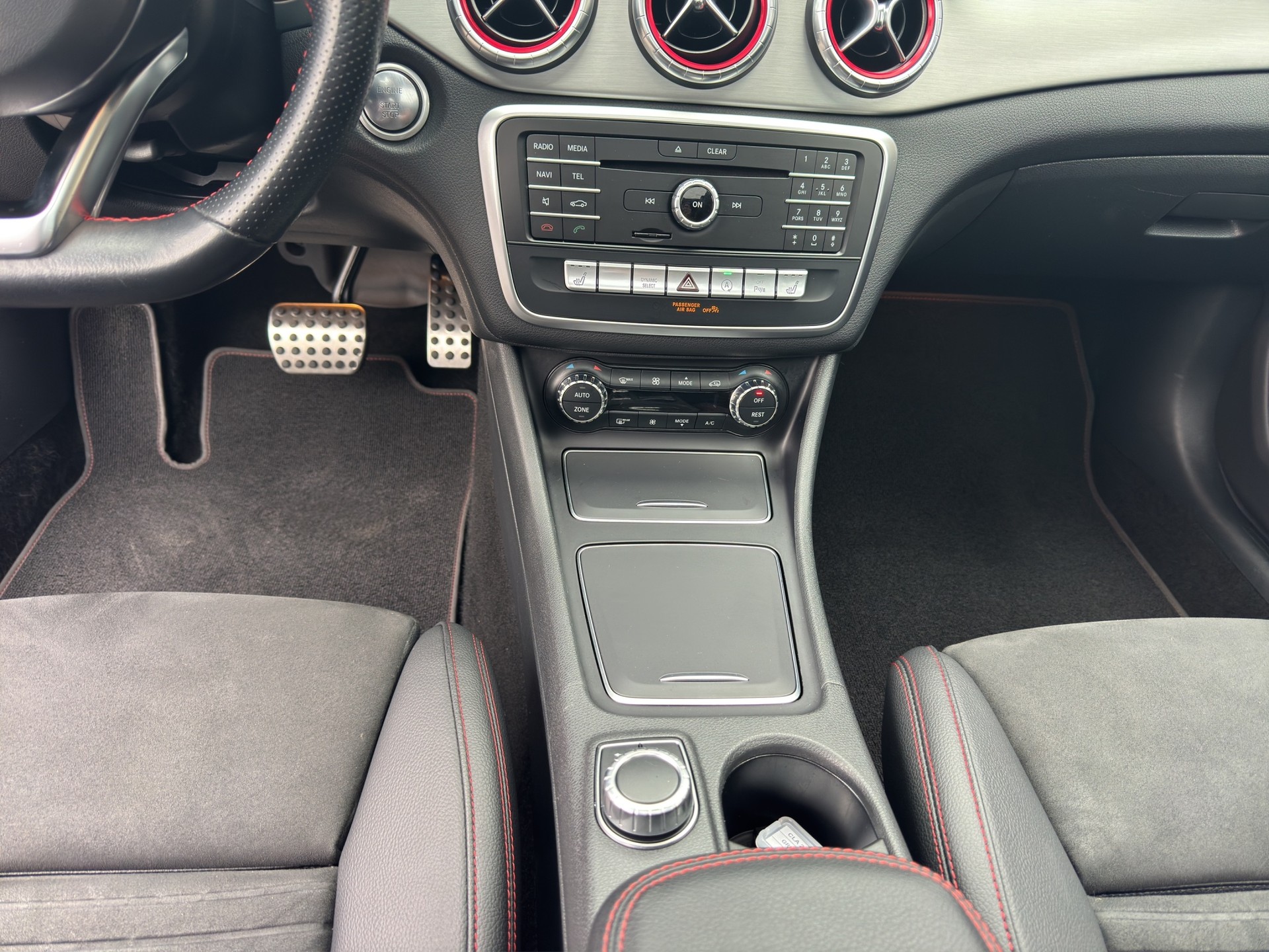 MERCEDES-BENZ CLA Shooting Brake 220 AMG Line 4Matic 7G-DCT-image-12