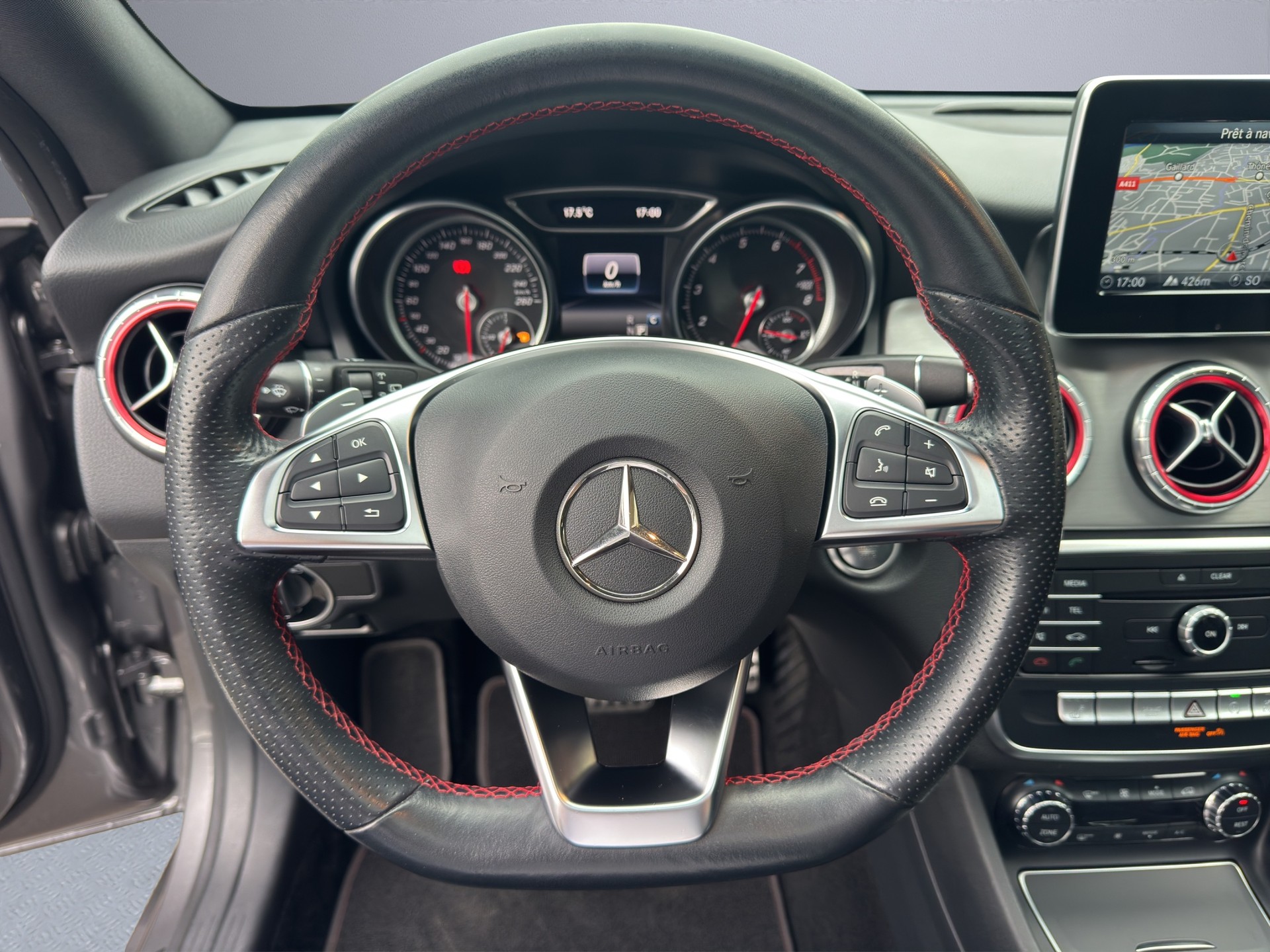 MERCEDES-BENZ CLA Shooting Brake 220 AMG Line 4Matic 7G-DCT-image-10