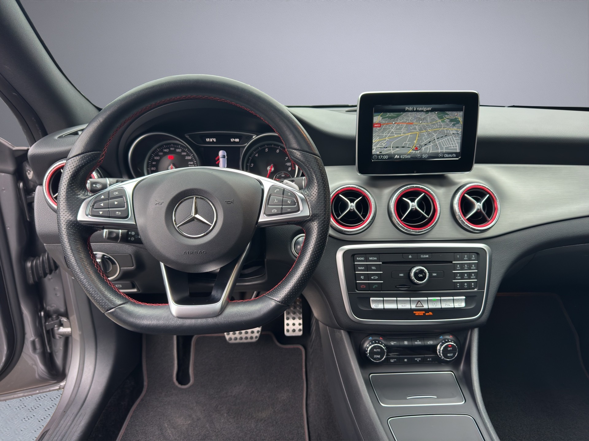 MERCEDES-BENZ CLA Shooting Brake 220 AMG Line 4Matic 7G-DCT-image-11