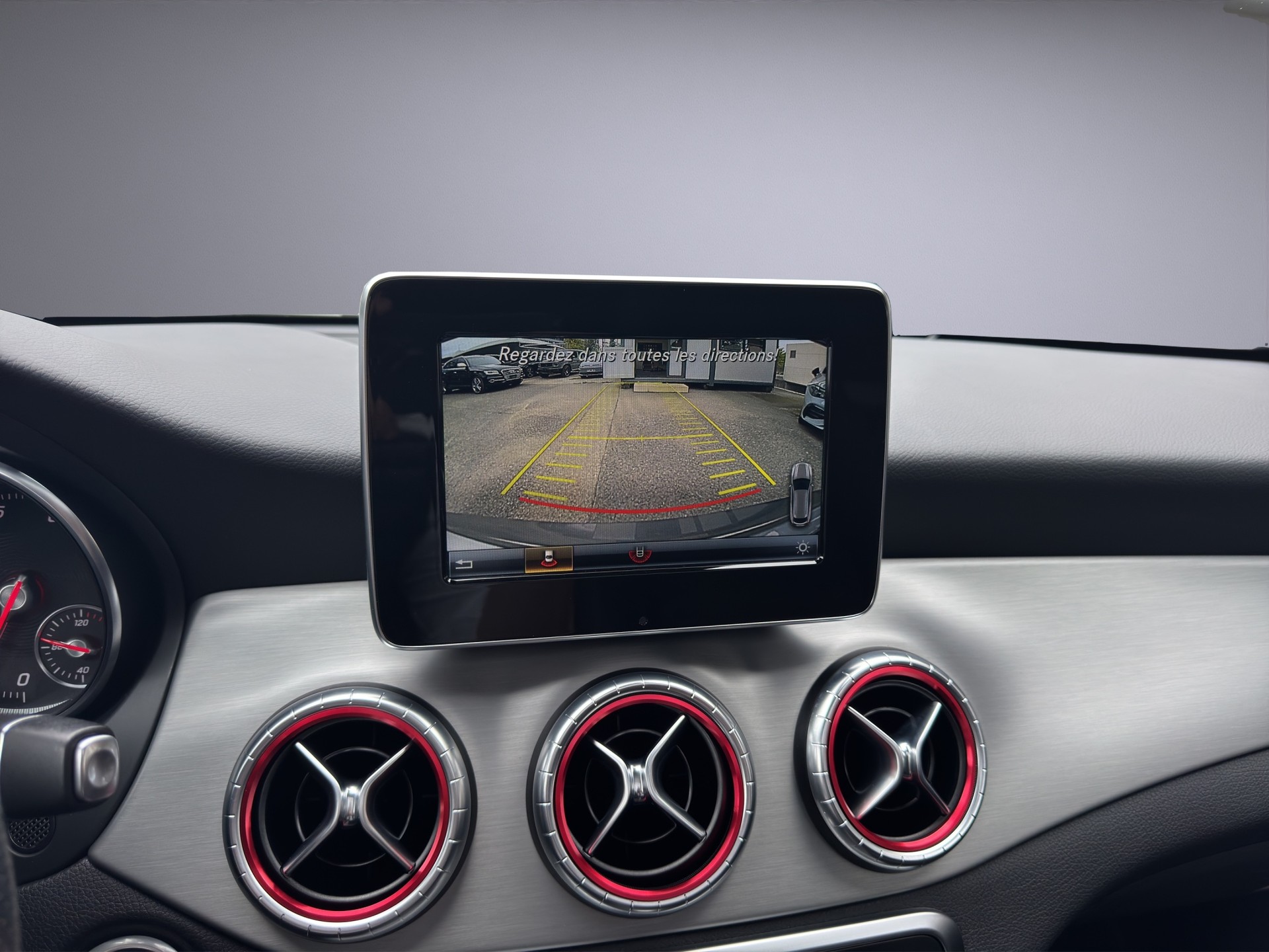 MERCEDES-BENZ CLA Shooting Brake 220 AMG Line 4Matic 7G-DCT-image-13