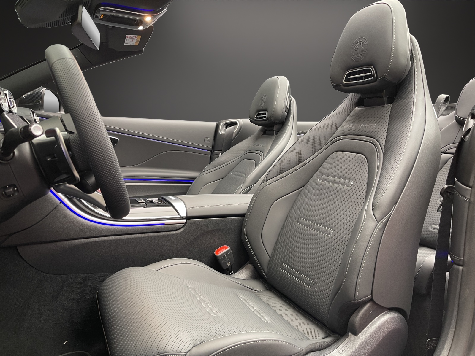 MERCEDES-BENZ CLE AMG 53 Cabrio 4Matic+-image-12