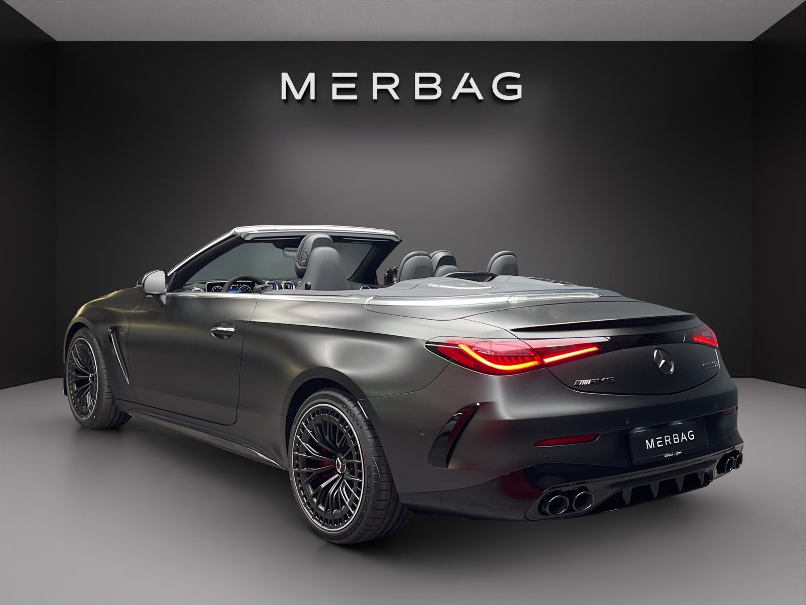 MERCEDES-BENZ CLE AMG 53 Cabrio 4Matic+-image-3