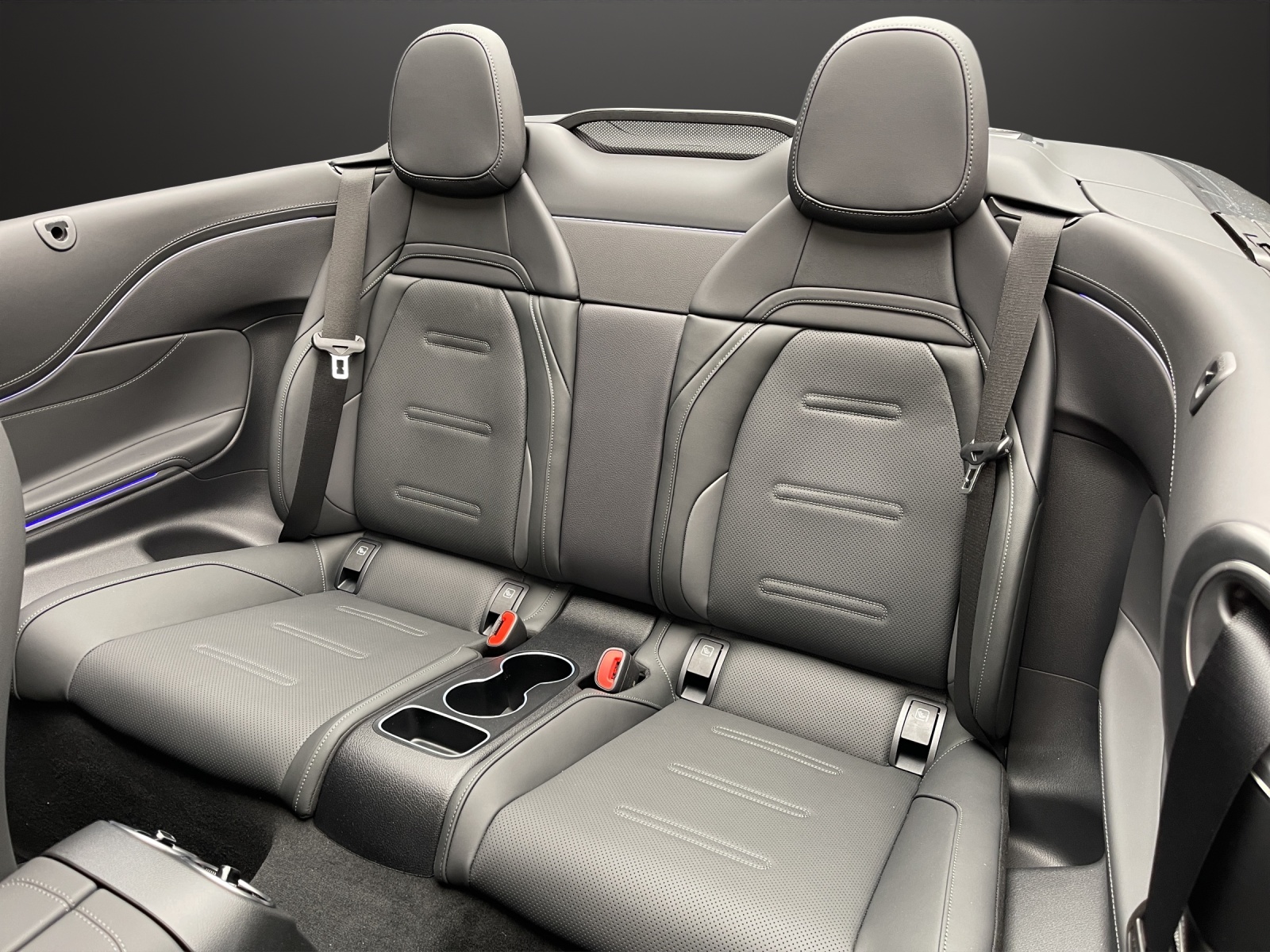 MERCEDES-BENZ CLE AMG 53 Cabrio 4Matic+-image-13