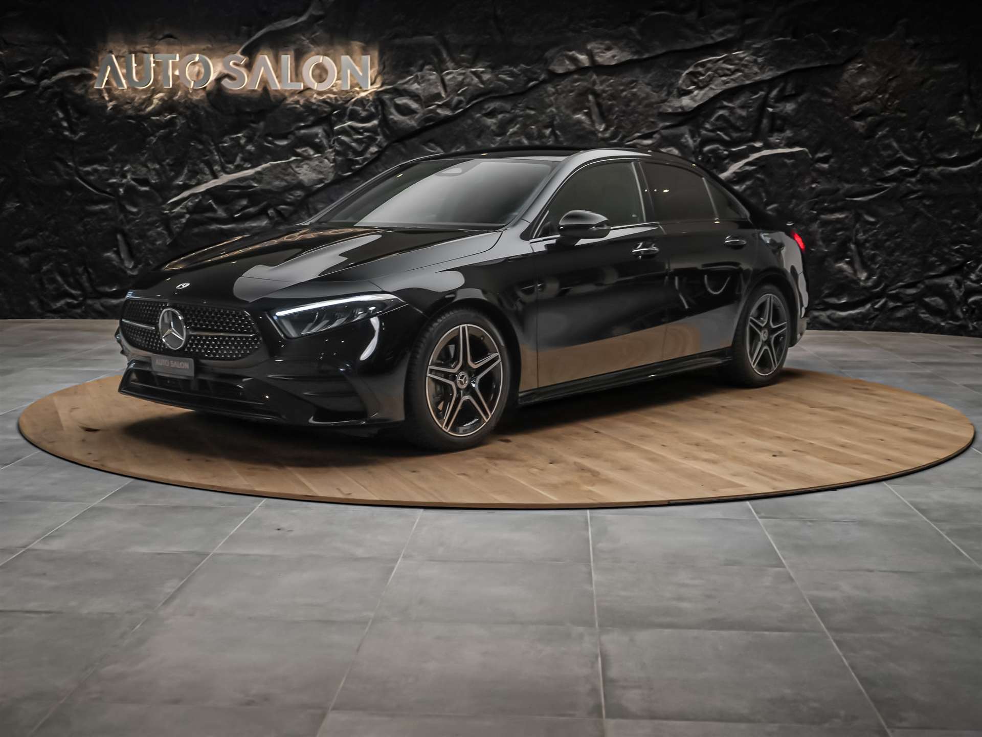 MERCEDES-BENZ A 200 AMG Line 7G-DCT *Limousine*Facelift*Kamera*-image-0