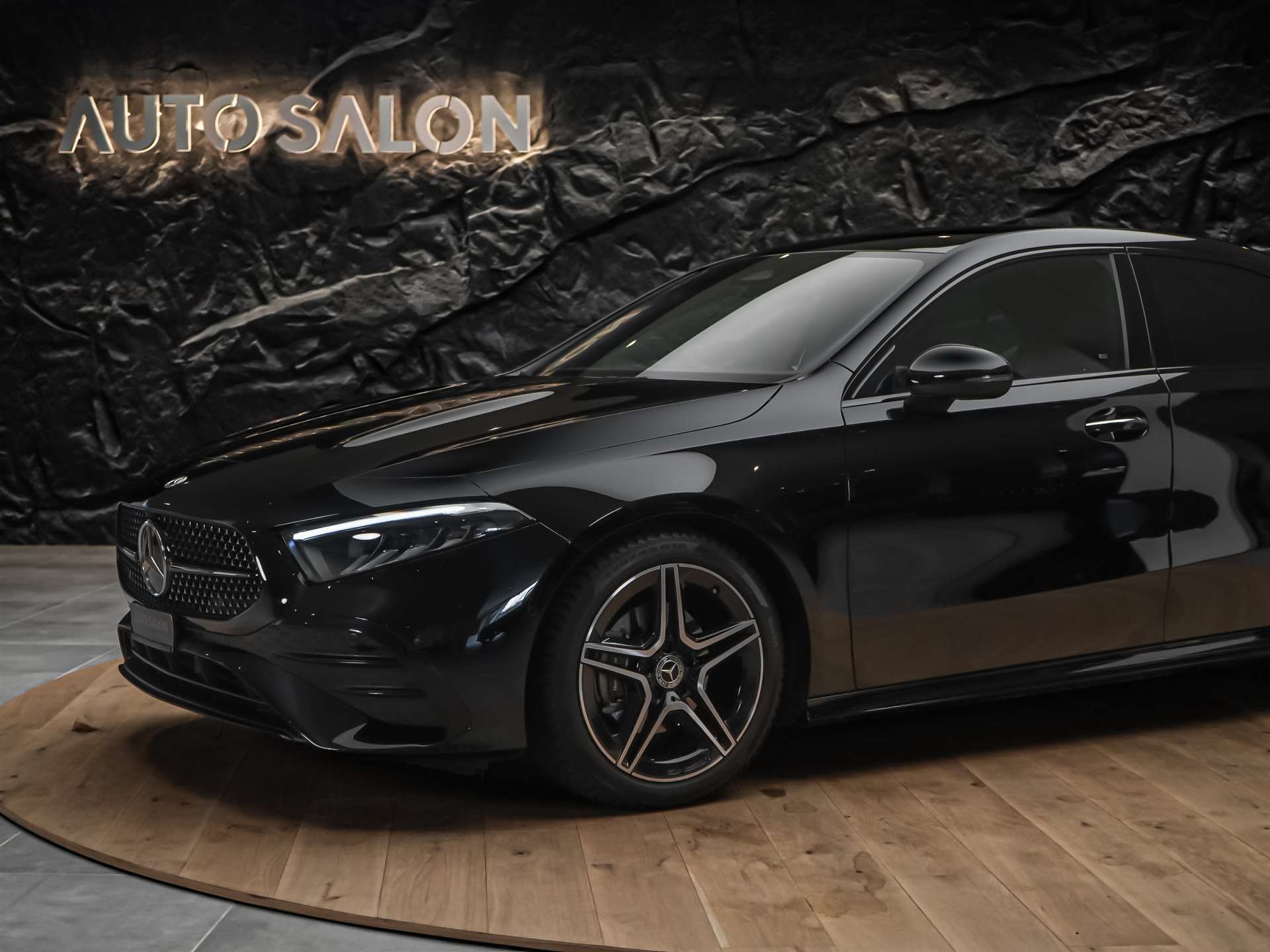 MERCEDES-BENZ A 200 AMG Line 7G-DCT *Limousine*Facelift*Kamera*-image-12