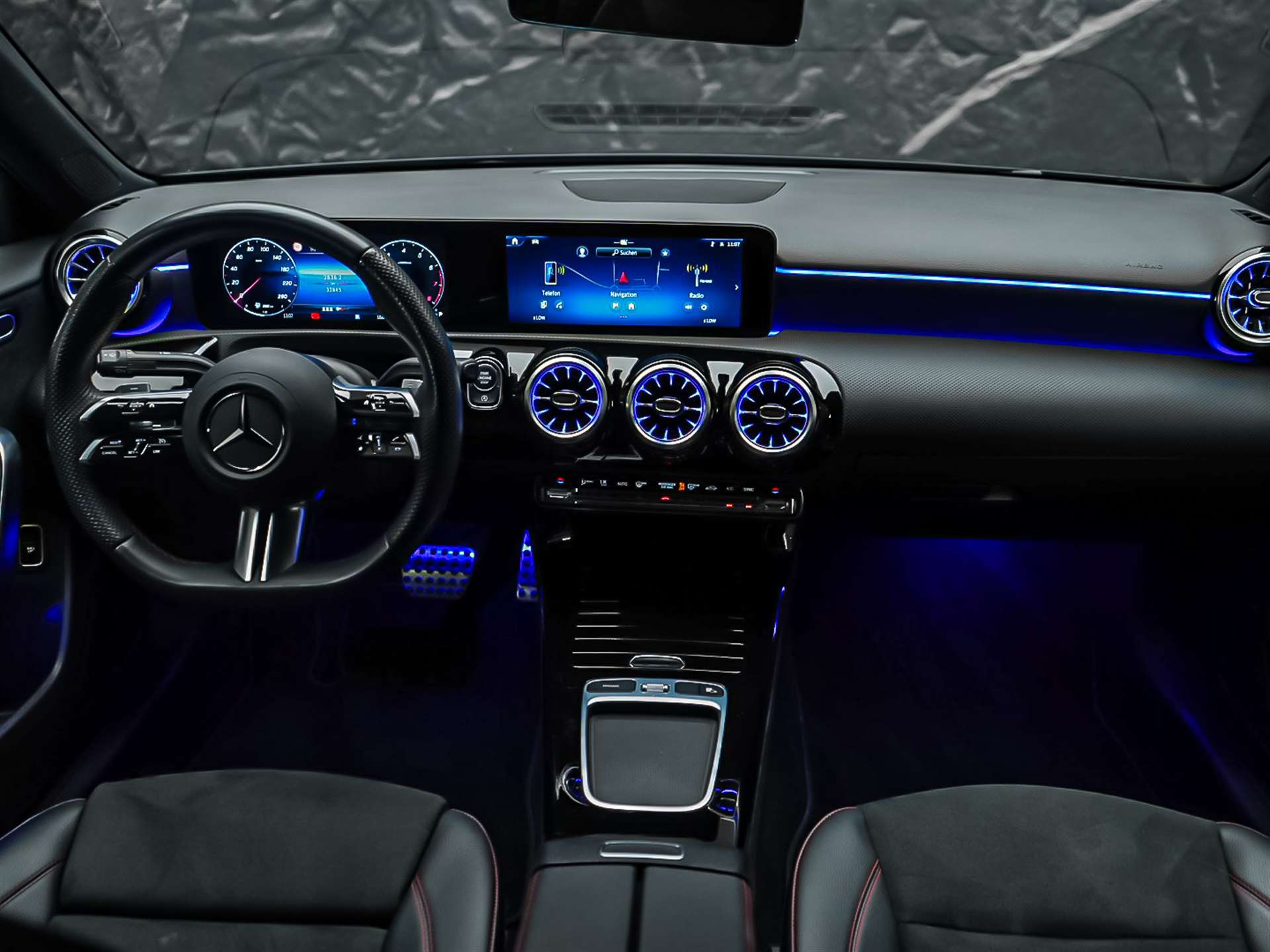 MERCEDES-BENZ A 200 AMG Line 7G-DCT *Limousine*Facelift*Kamera*-image-19
