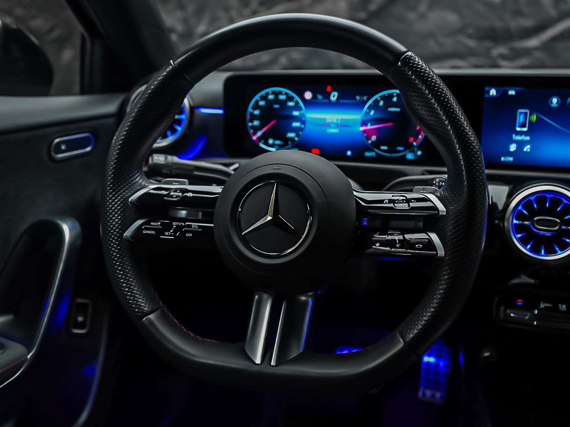 MERCEDES-BENZ A 200 AMG Line 7G-DCT *Limousine*Facelift*Kamera*-image-20