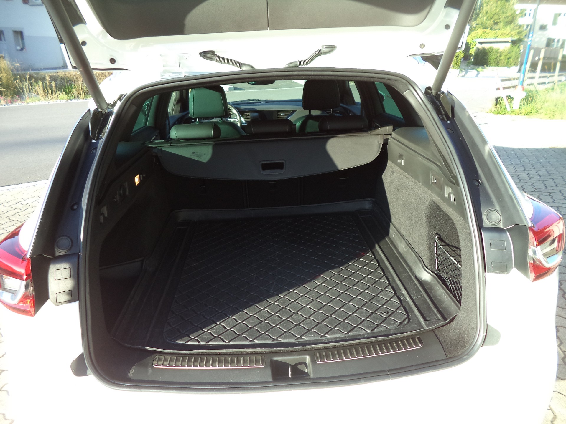 OPEL Insignia 1.6 T Sports Tourer Excellence Automatic-image-10