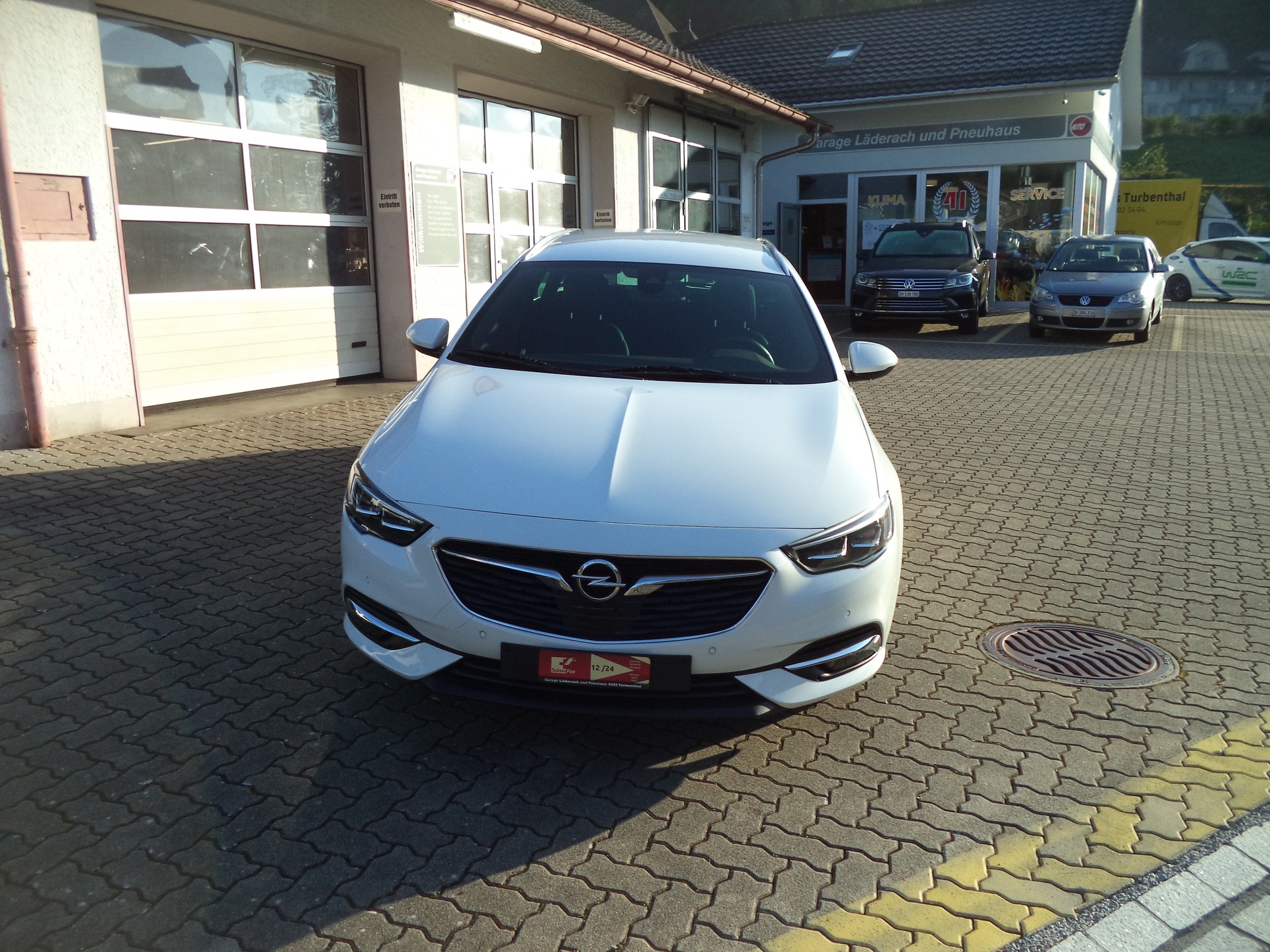 OPEL Insignia 1.6 T Sports Tourer Excellence Automatic-image-1