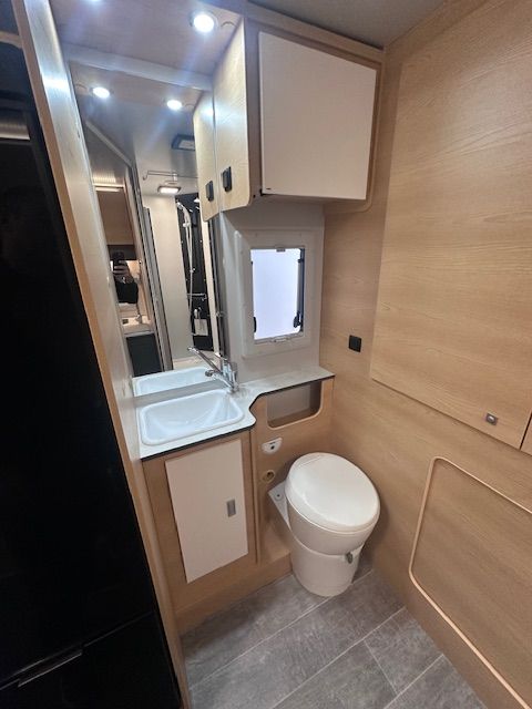 GIOTTILINE Siena 350 Premiere Edition Automatik 9G-Lithium-Solar-Diesel Heizung-image-11