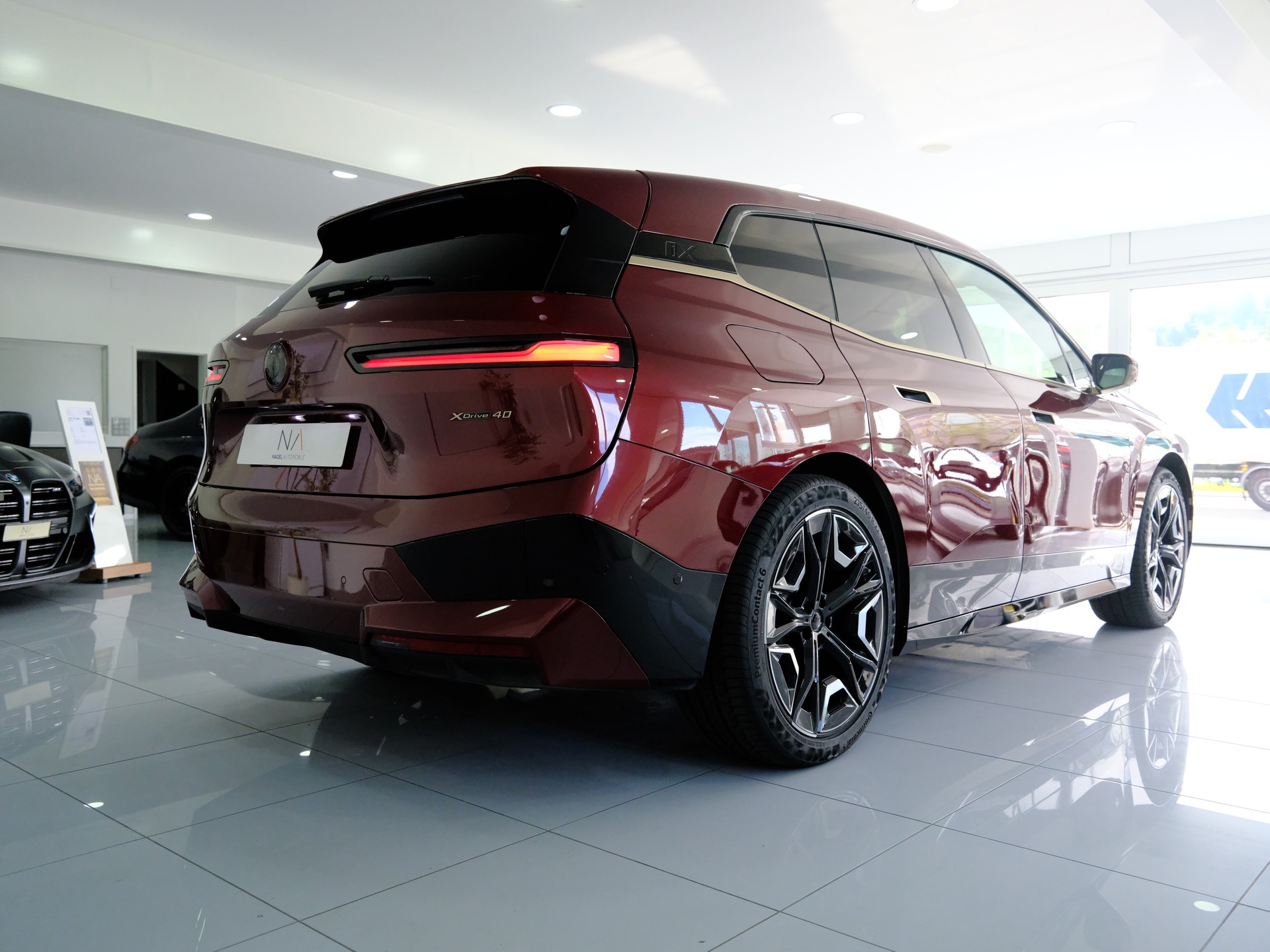 BMW iX xDrive40 Launch Edition-image-6