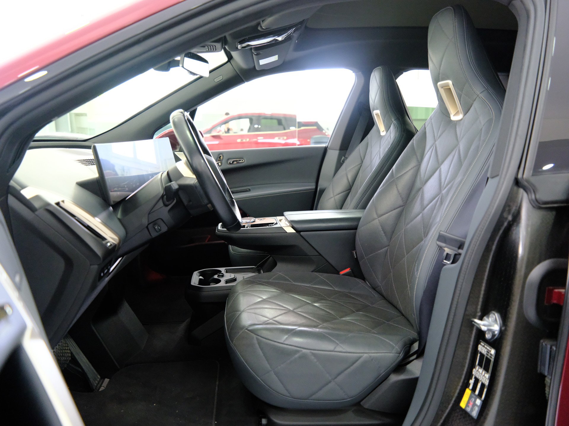 BMW iX xDrive40 Launch Edition-image-10