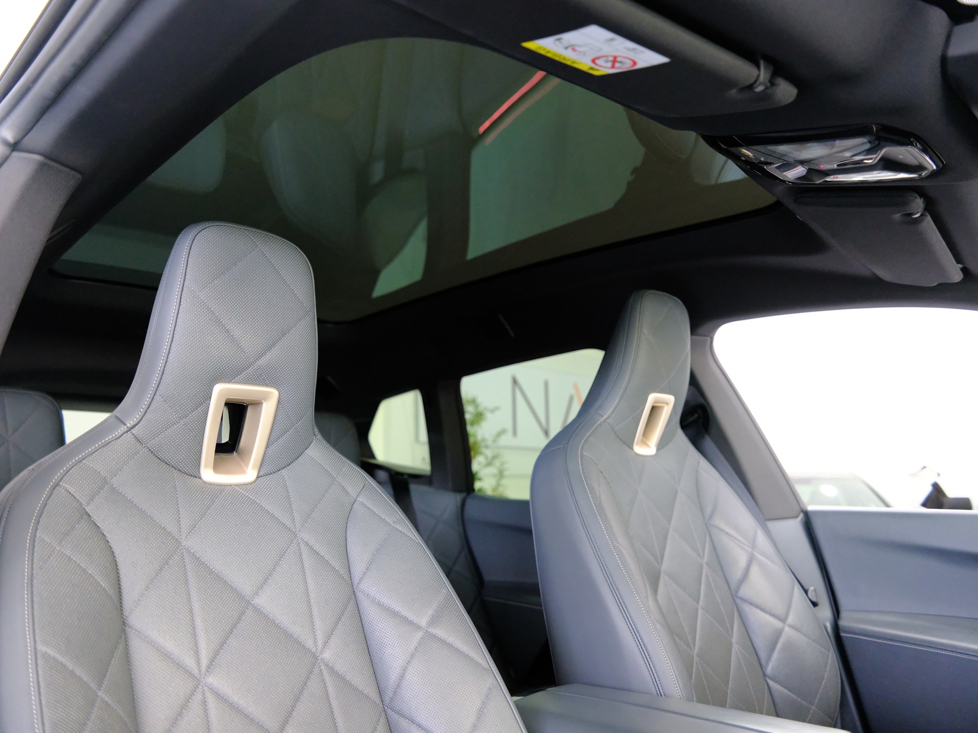 BMW iX xDrive40 Launch Edition-image-17