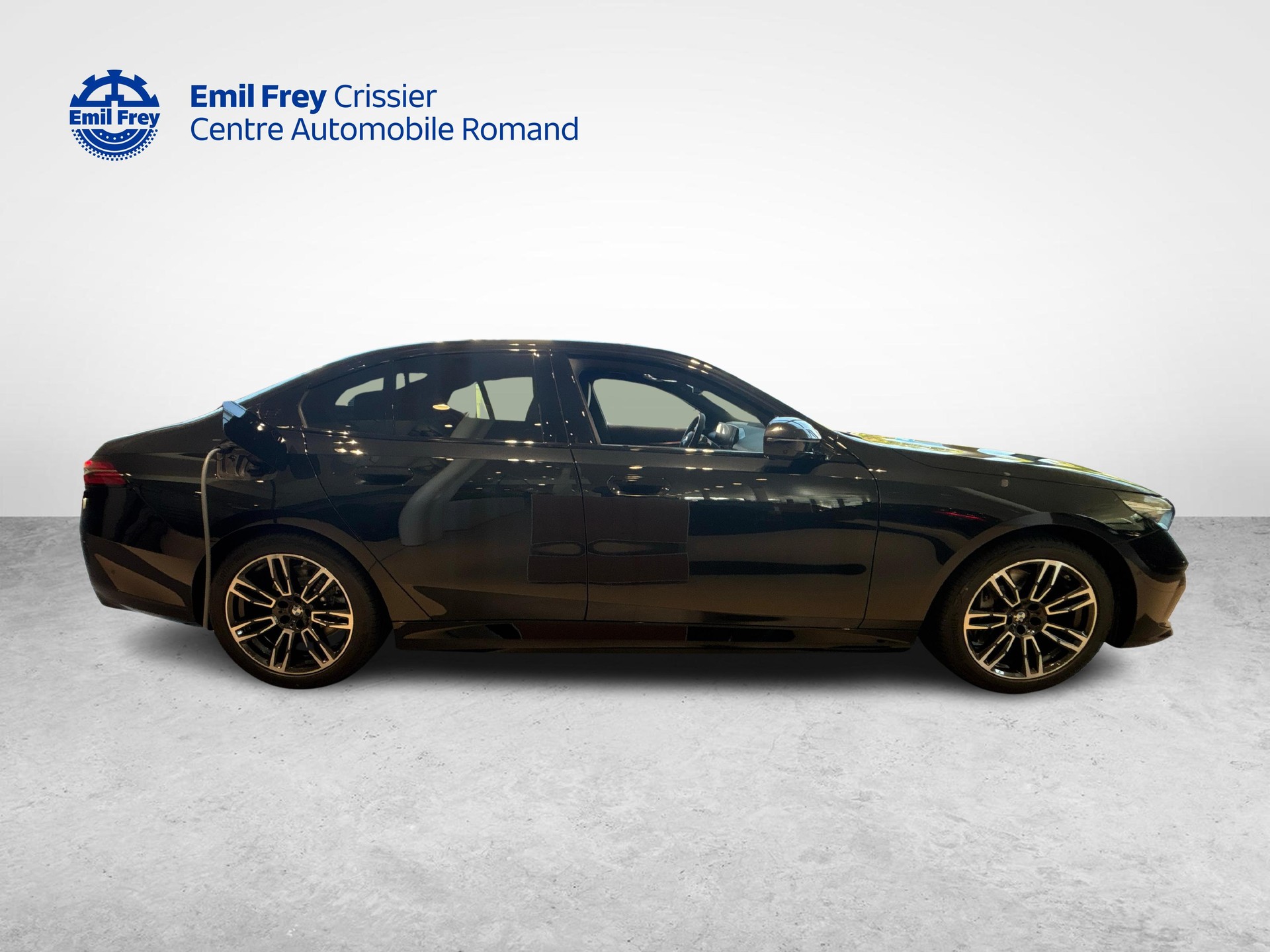 BMW i5 eDrive40-image-4