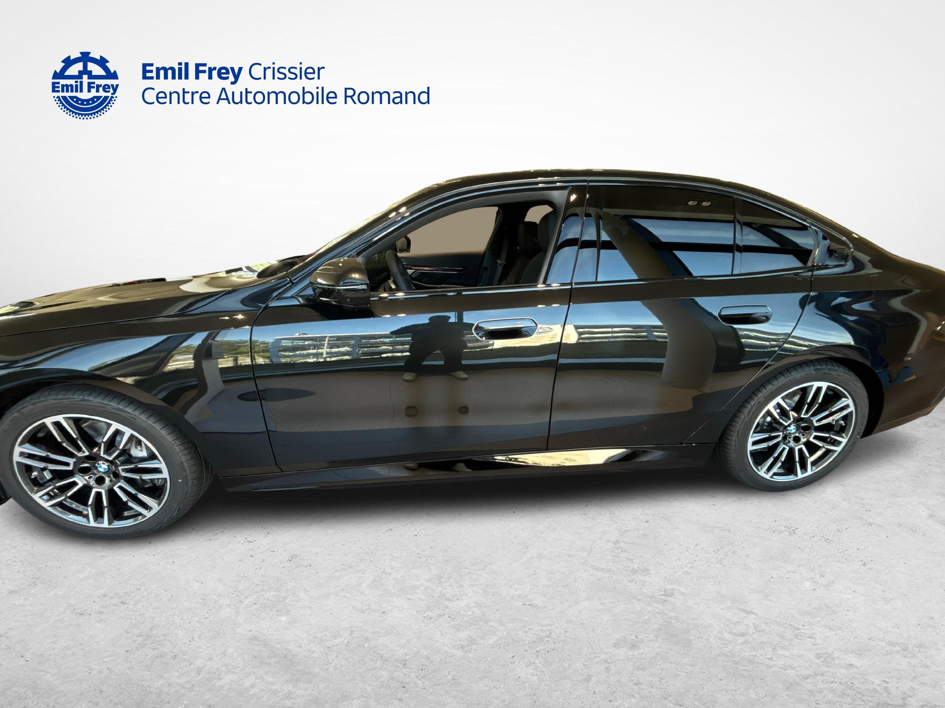 BMW i5 eDrive40-image-1