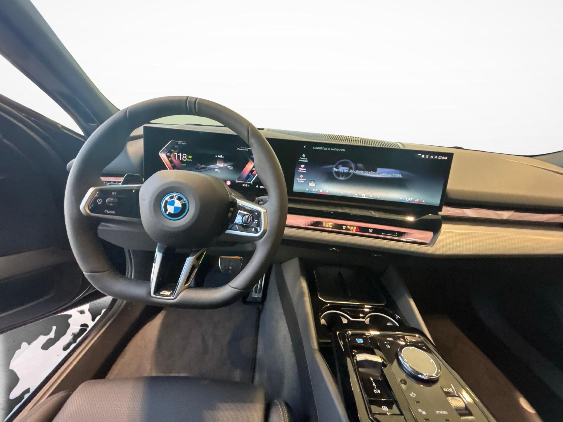 BMW i5 eDrive40-image-6