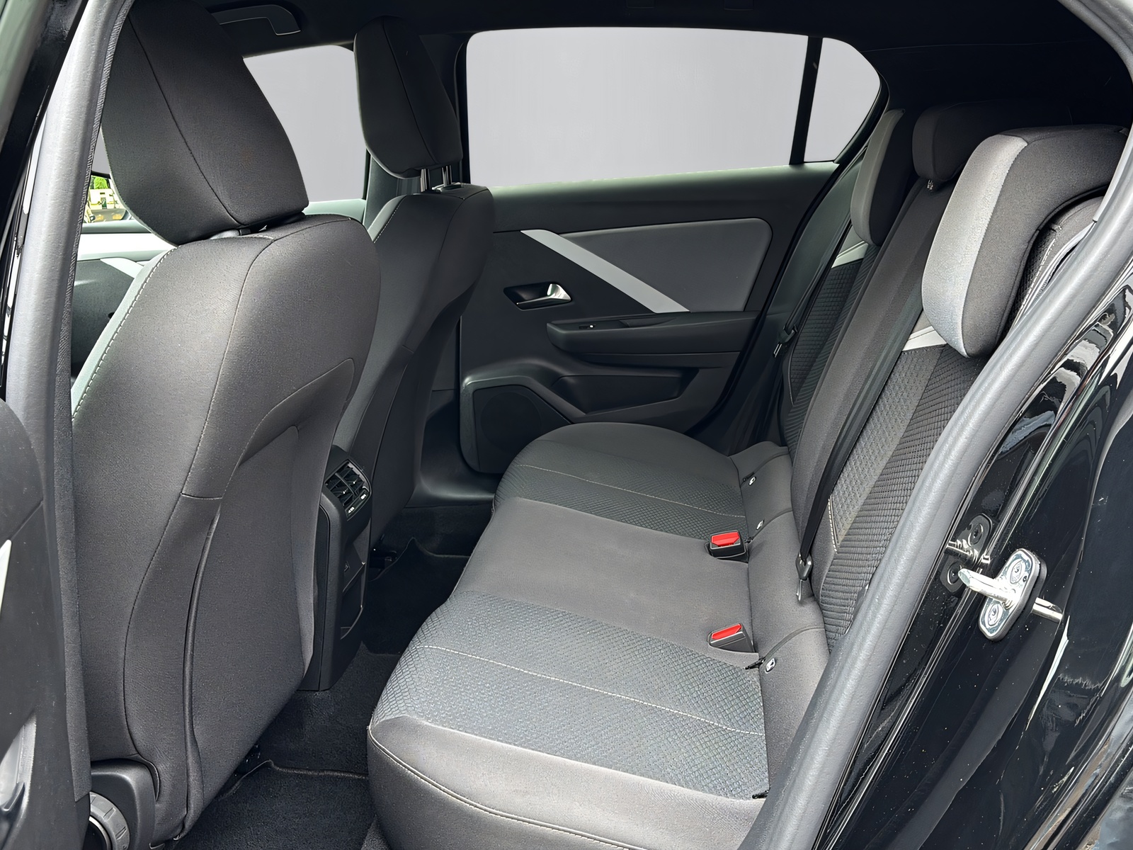 OPEL Astra L 1.2 T Hybrid Edition-image-6
