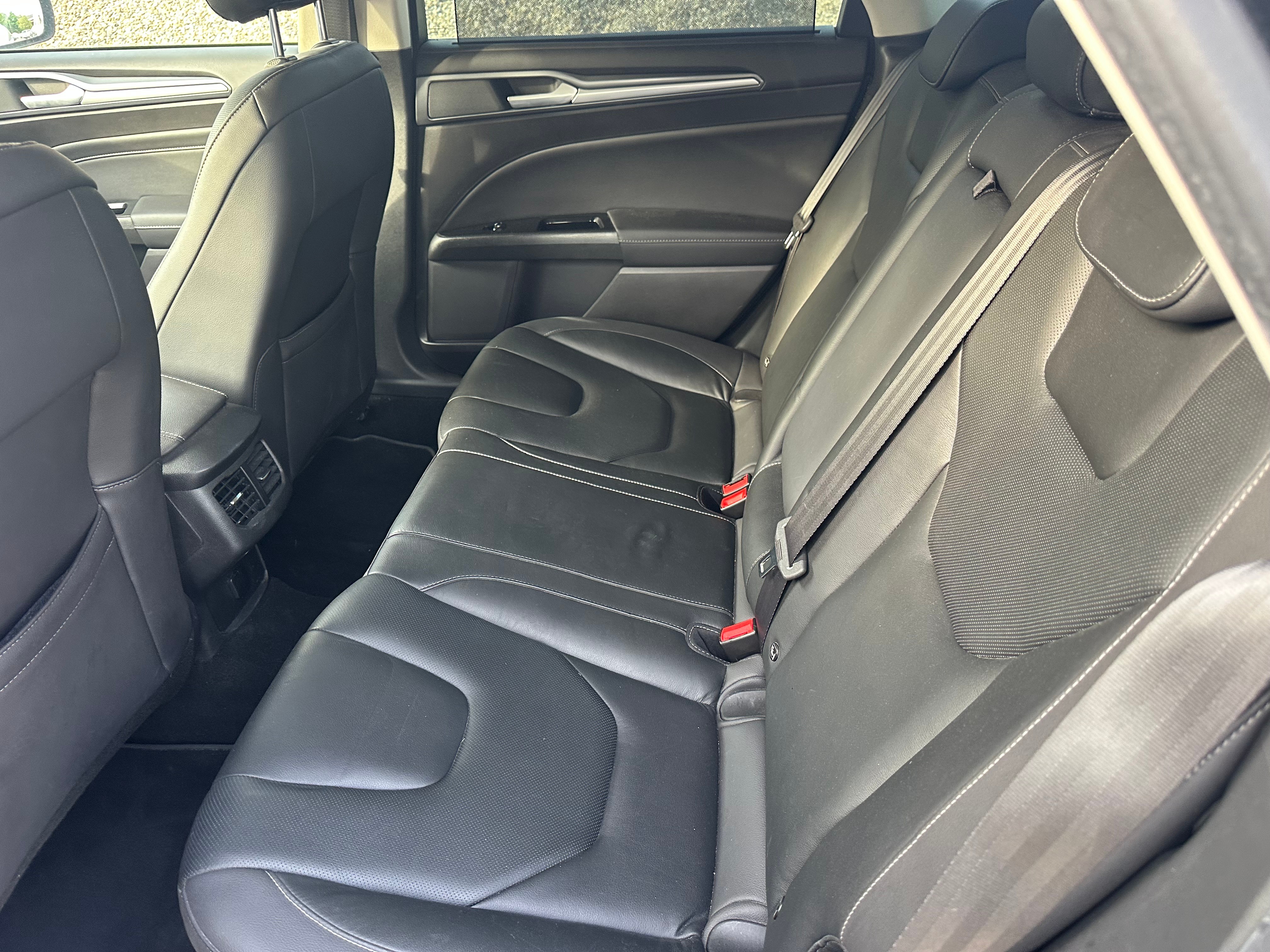 FORD Mondeo 2.0 TDCi Titanium AWD PowerShift — slika 8