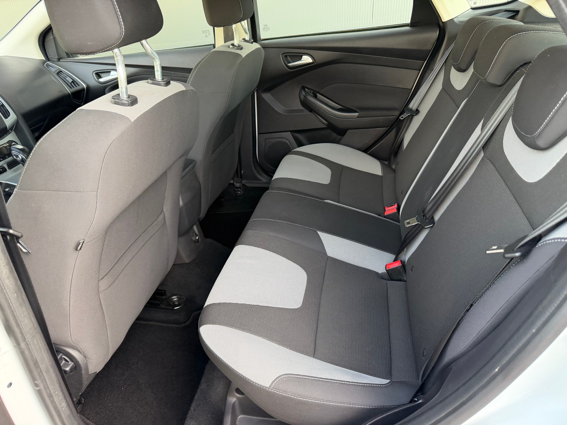 FORD Focus 2.0 TDCi Titanium PowerShift-image-13