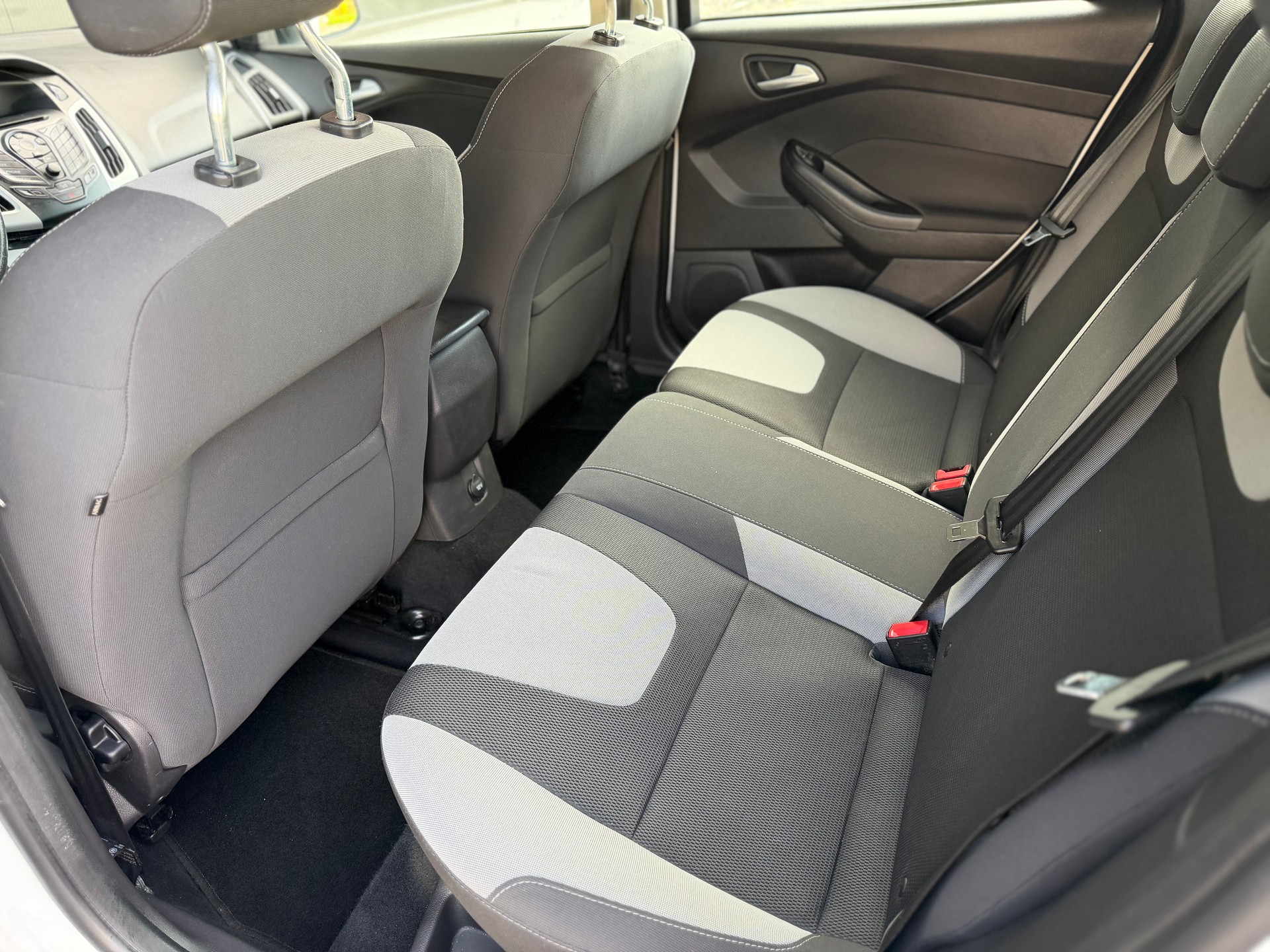 FORD Focus 2.0 TDCi Titanium PowerShift-image-12