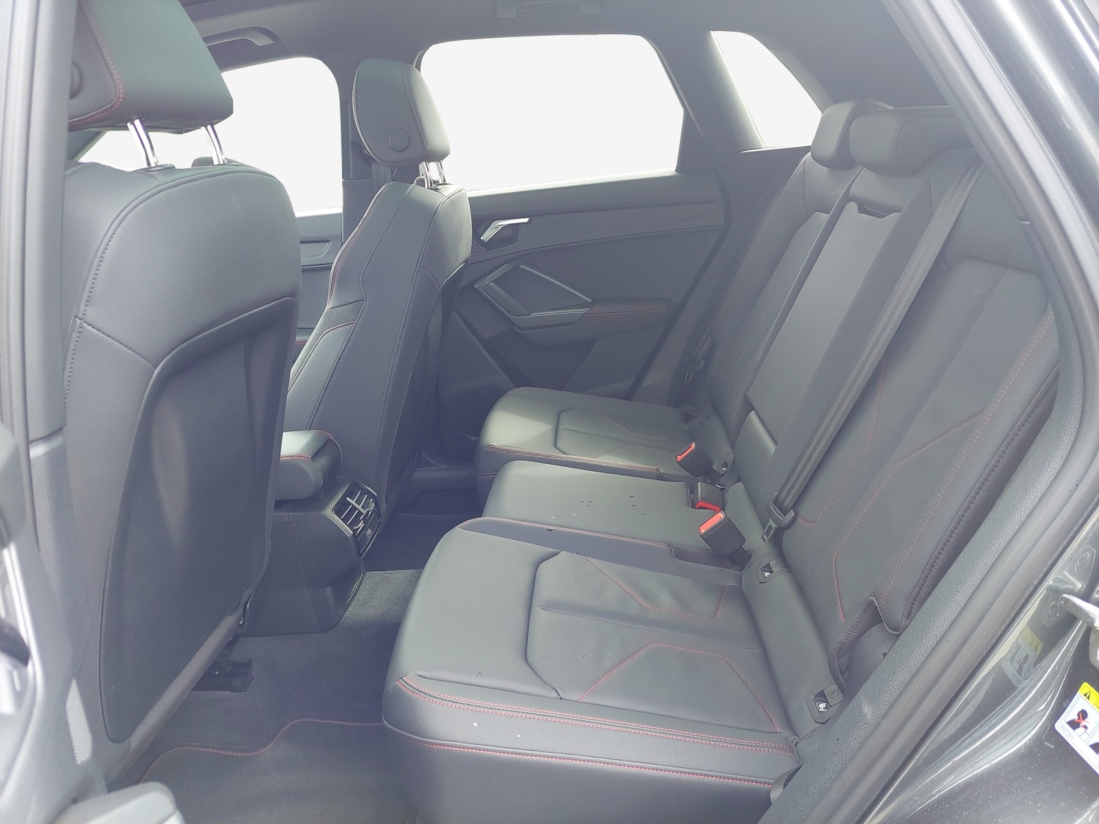 AUDI Q3 45 TFSI e S line S-tronic-image-11